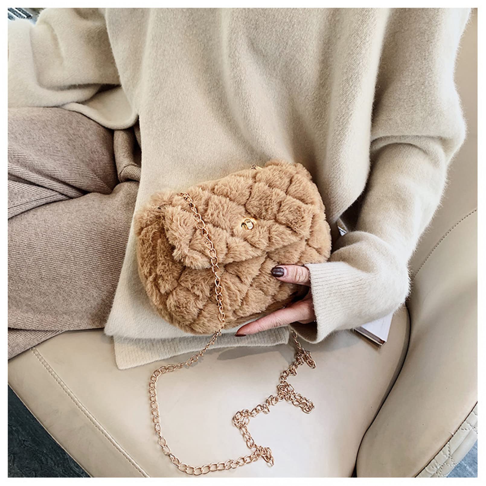 BAJIE Mini bolso de las mujeres Otoño e Invierno El mismo Estilo Pequeño Bolsa de Pelo Mujeres Invierno Tendencia Messenger Bag Moda Diamante Cadena Bolsa