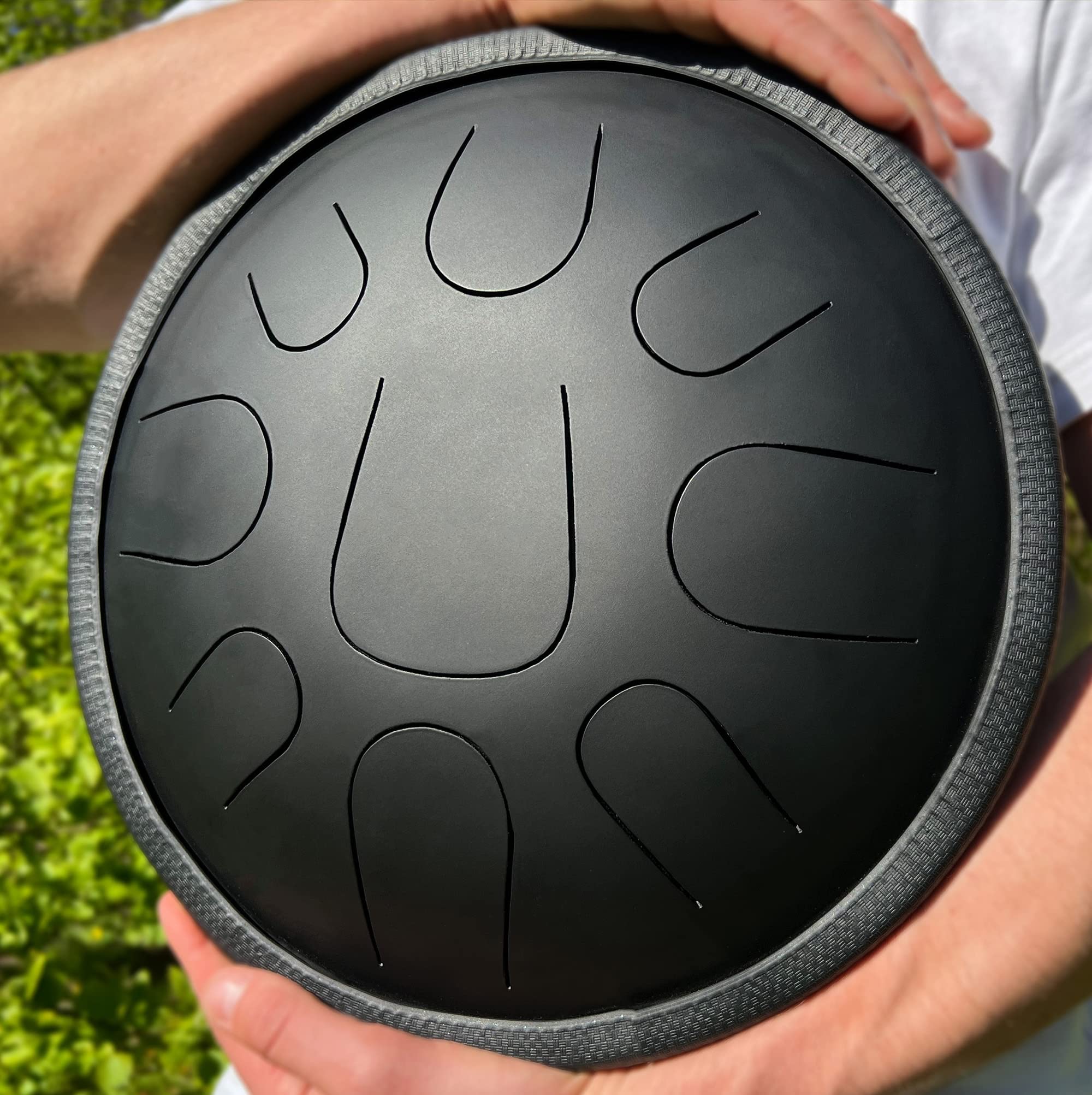LIDAH Steel Tongue Drum - AkeBono Zephyr Series Poêle à main 36 cm , Instruments de musique Enfants et Adultes, Yoga Méditation Chakra Lotus Tambour à main Pan Steeldrum Briller (Black)