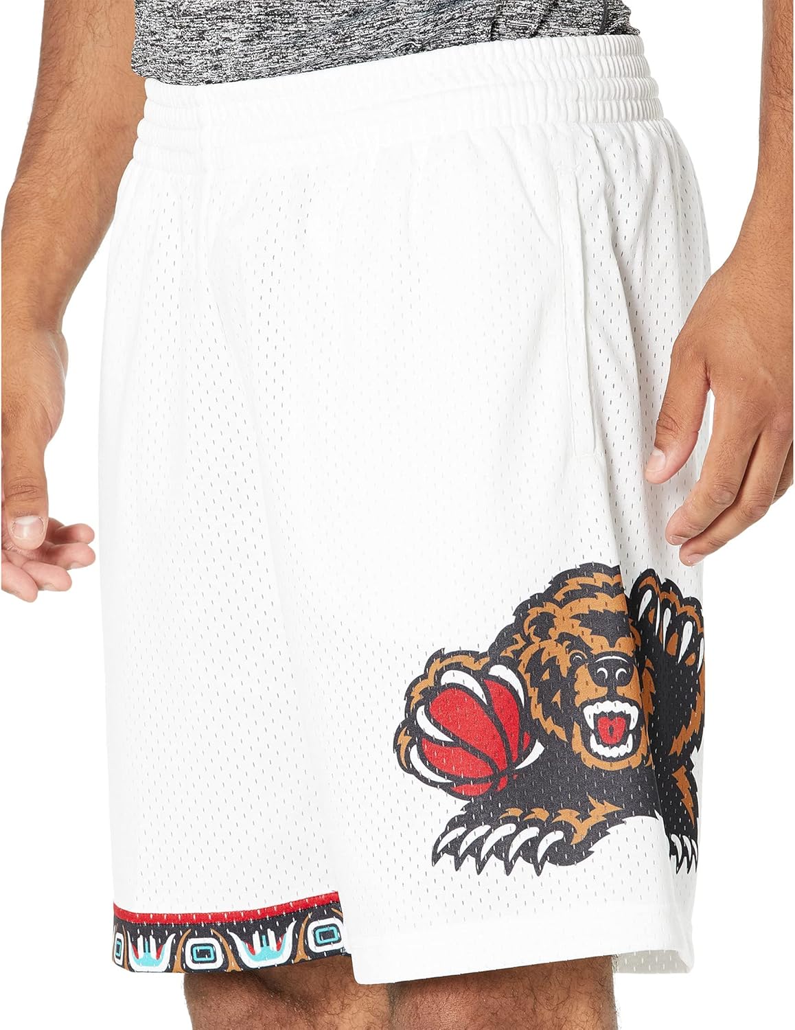 Mitchell & Ness Vancouver Grizzlies Mens 1998-99 White Swingman Shorts - Image 3