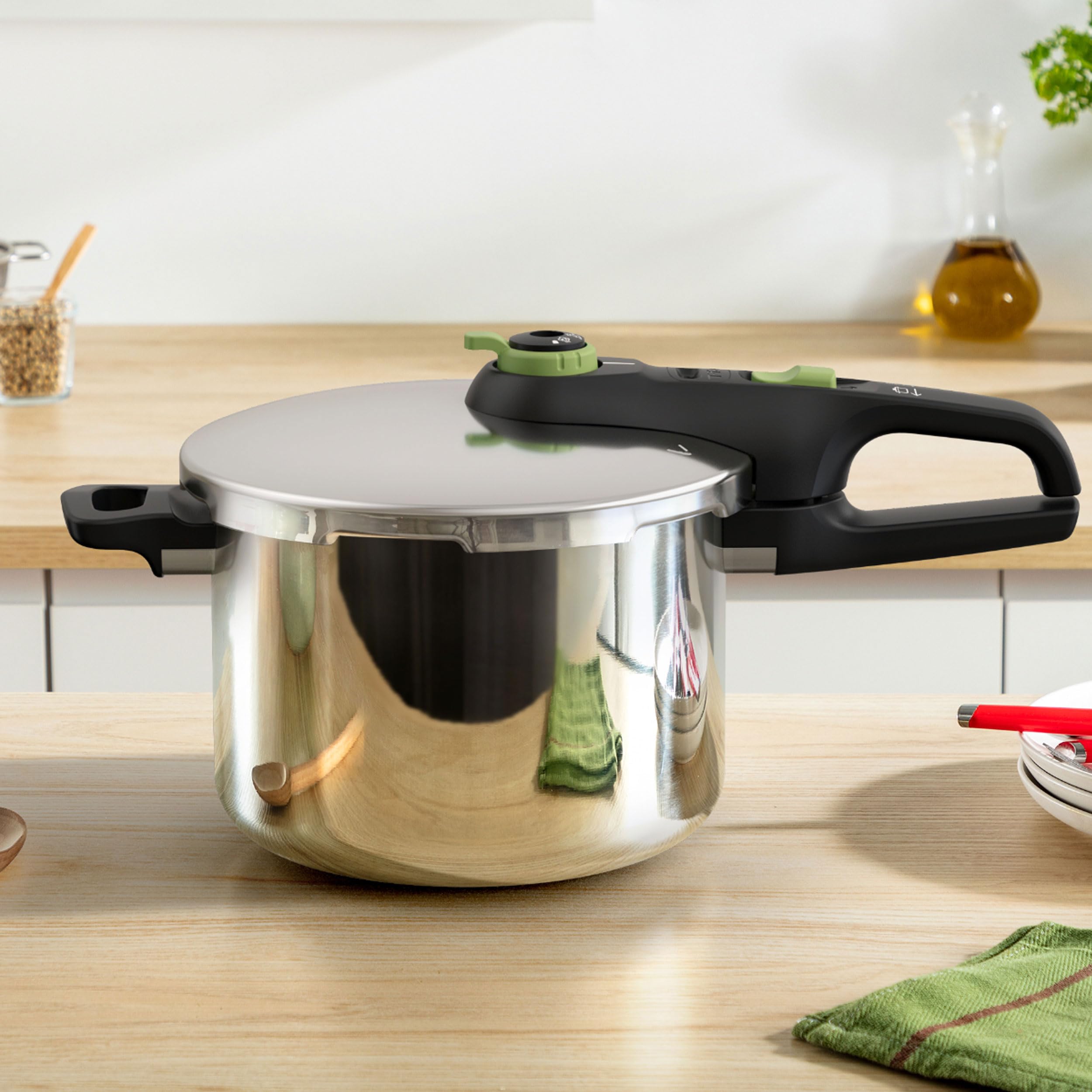 Tefal Secure Trendy P2580703 Pressure Cooker 6 L,2-Stage Cooker Intensive Level 117 °C,Gentle Level 112 °C,Induction Capsule Base,Suitable for all Cookers,Short Side Handle,Black,Green
