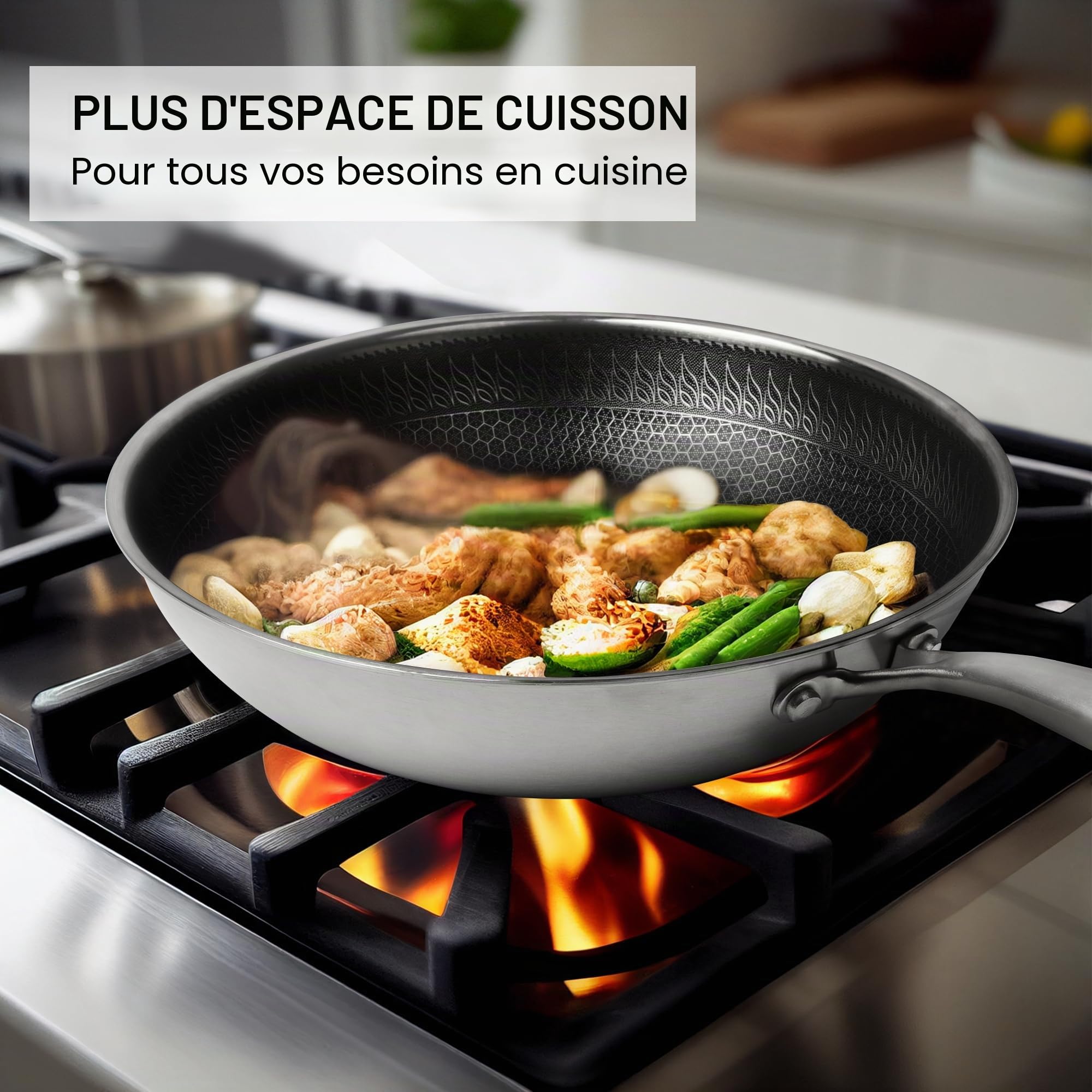 RIOVARM 32cm Wok en acier inoxydable avec couvercle, Antiadhésif Fond plat Poêle à wok, Tri-Ply Structure en nid d'abeille, Lavable au lave-vaisselle Résiste au four, Induction, Gaz, Sans PFOA ni PTFE