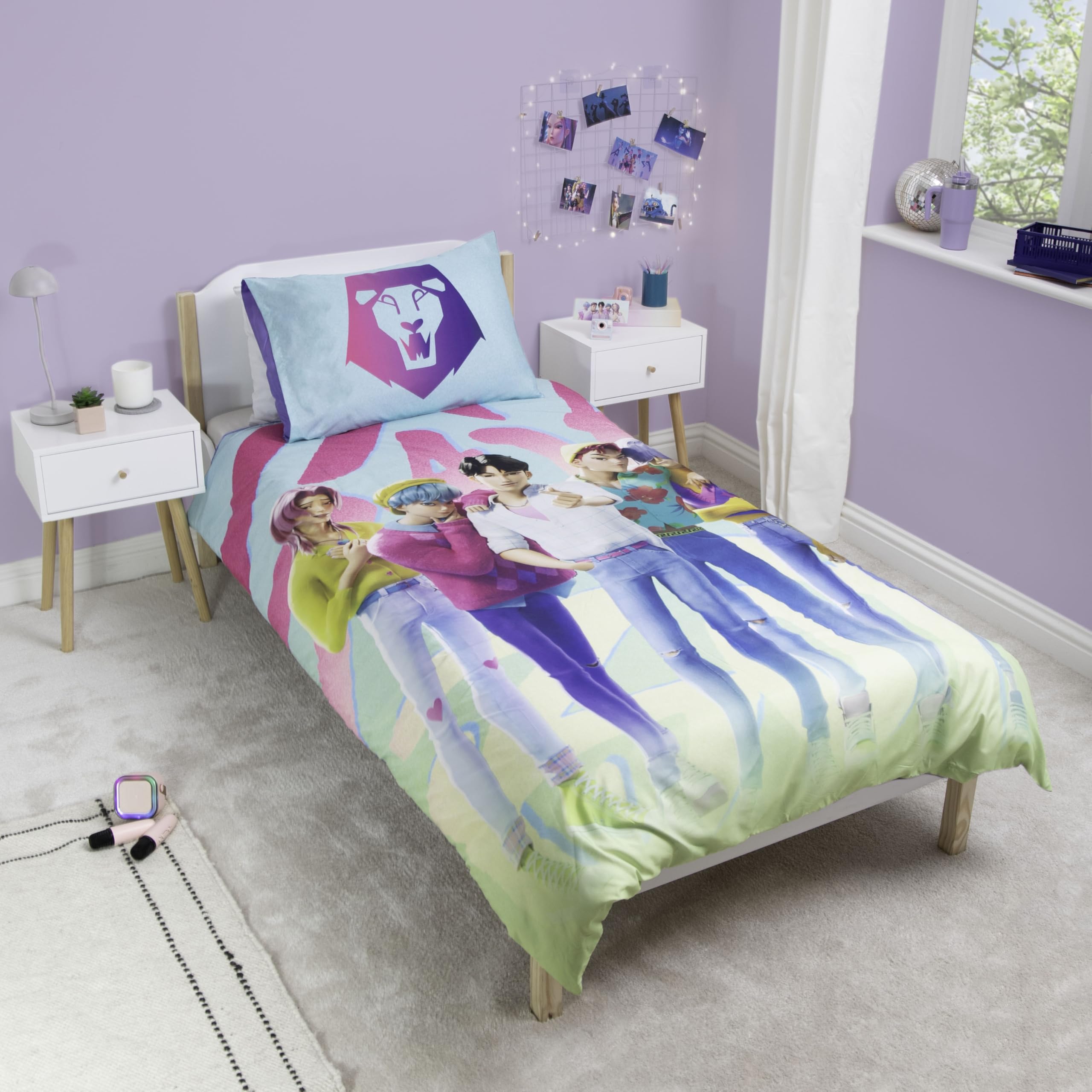 Set copripiumino singolo con licenza ufficiale K Pop Demon Hunters | Design Huntrix e Saja per ragazzi, copripiumino reversibile a 2 lati con federa coordinata | Perfetto per la cameretta dei bambini