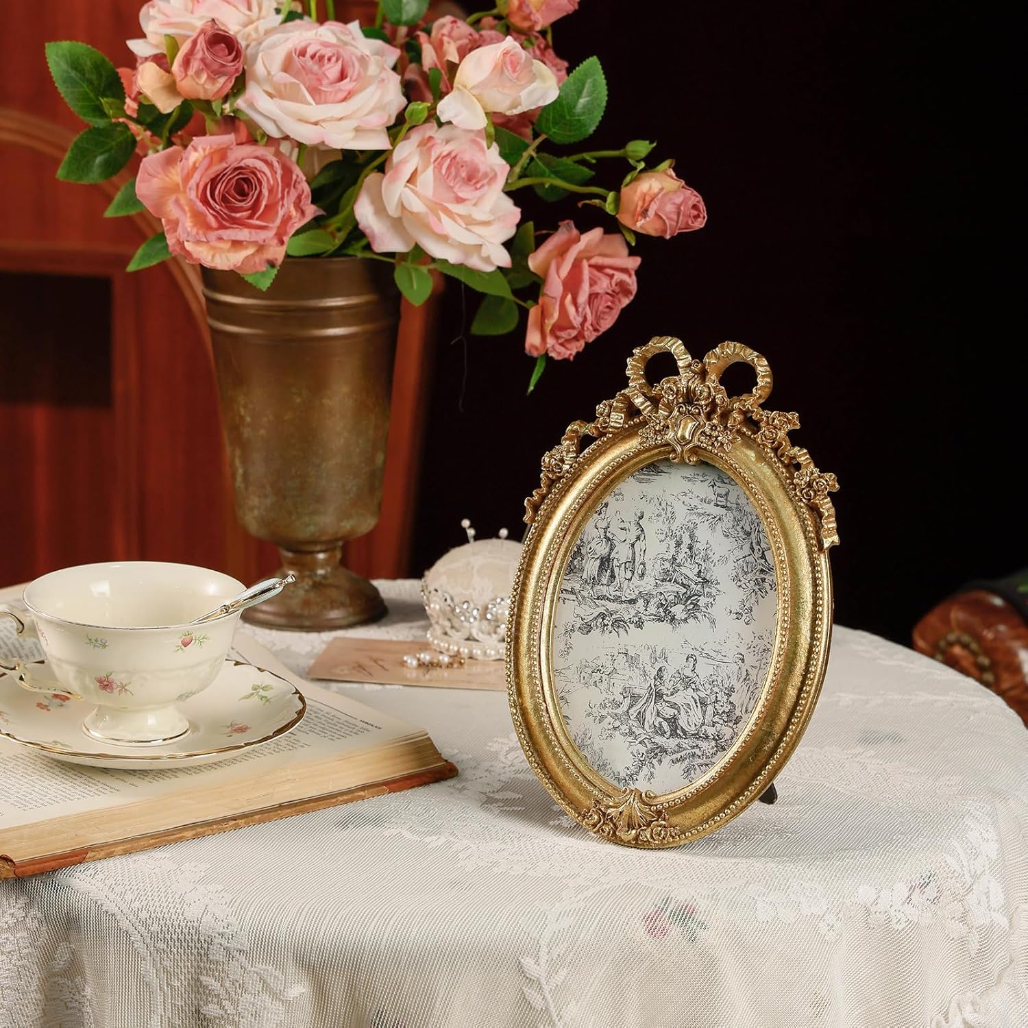 NIKKY HOME Vintage Picture Frame 5x7, Retro Gold Photo Frames Tabletop and Wall Mount, Oval Photo Frame with Stand and Glass Front for Family Portraits Antique Gallery Decor Home Decor