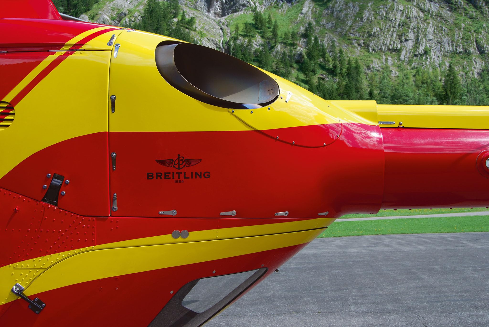 ドイツ レベル 1/32 EC135 ヘリコプター プラモデル レア商品 ヨドバシ ドイツ レベル 1/32 EC135 ヘリコプター プラモデル レア商品 ヨドバシ