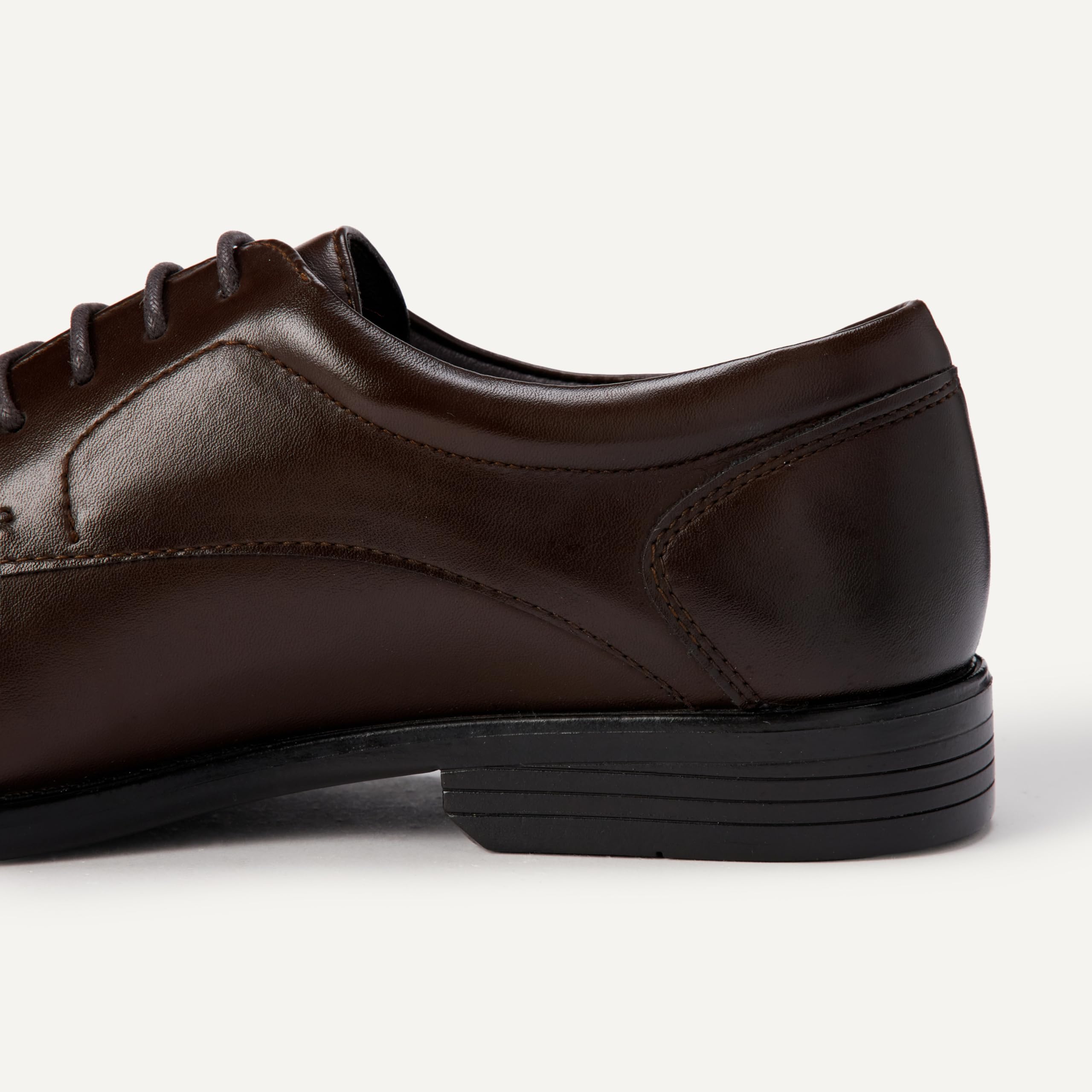 Amazon Essentials Zapatos Derby de Vestir Formales y Elegantes para Oficina con Cordones y Puntera Cuadrada Hombre