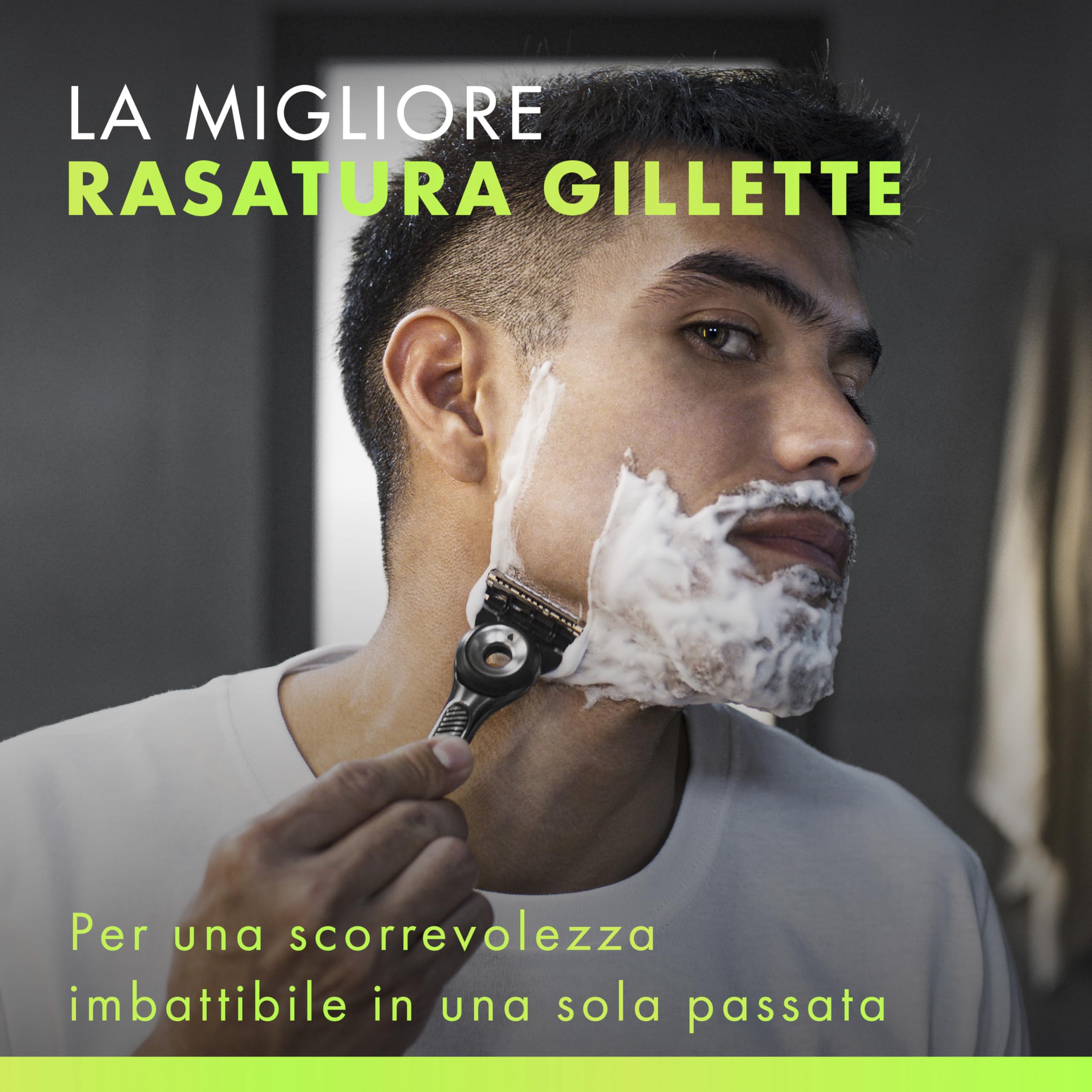 Gillette Labs Rasoio A Mano Libera Con Barra Esfoliante e Lamette di Ricambio, 1 Manico + 5 Lamette Gillette Labs Di Ricambio, Include Gancio Da Parete e Custodia Da Viaggio