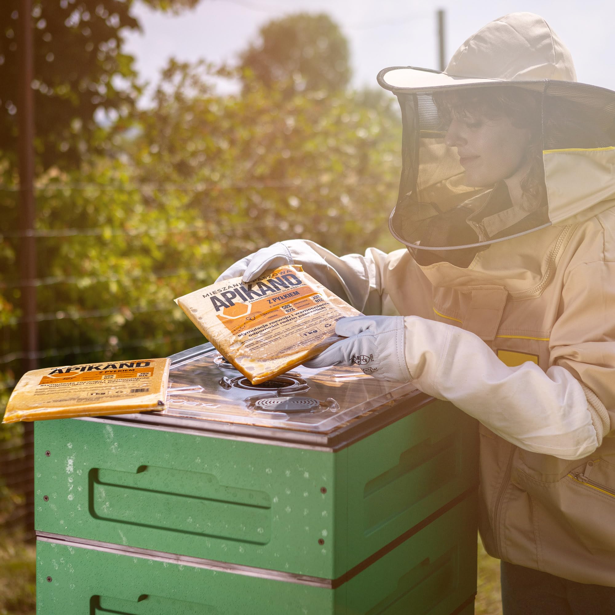 KADAX Bienenfutterteig 1kg, 20 Stück, Bienenfutter mit 8% Pollen, Futterteig für Bienen, Ergänzungsfutter zur Fütterung und Unterstützung von Bienenvölkern