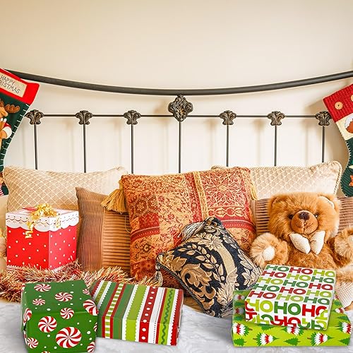 Miniatura 6 de AnyDesign - 12 hojas de papel de regalo de Navidad rojo y verde para árbol de Navidad a rayas de caramelo, papel de regalo plegado a granel, papel