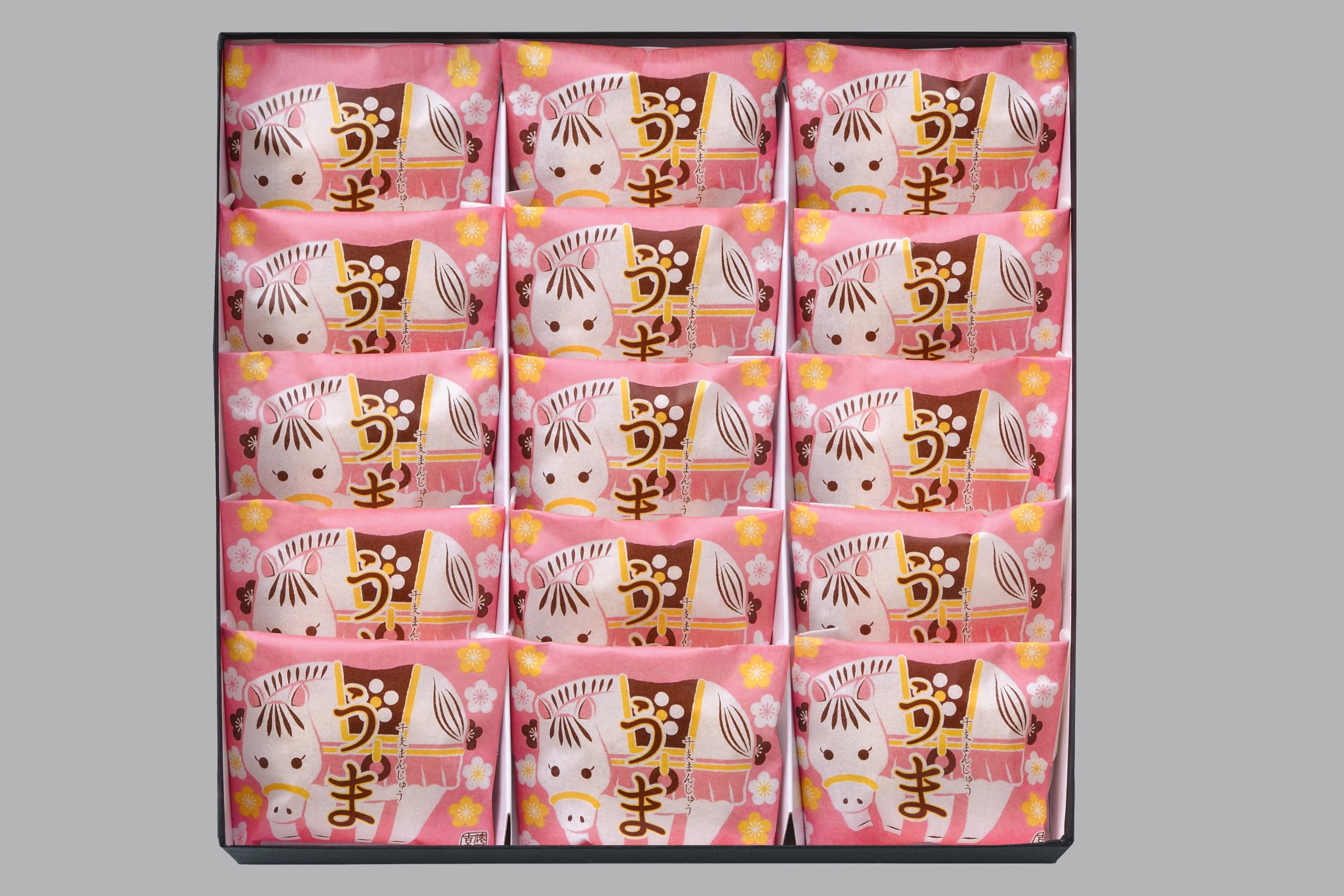 Amazon.co.jp: 俵屋吉富 2026干支まんじゅう「うま」 (15個入) E-30