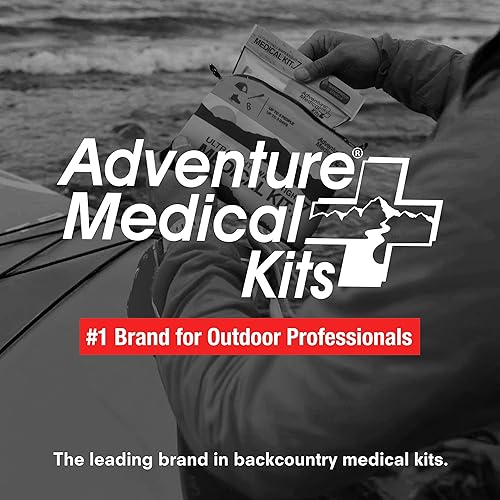 Miniatura 7 de Adventure Medical Kit Ultraligero  Impermeable Kit médico .7  Hasta 3 personas, hasta 3 días  Incluye vendajes, elementos esenciales de ampolla y