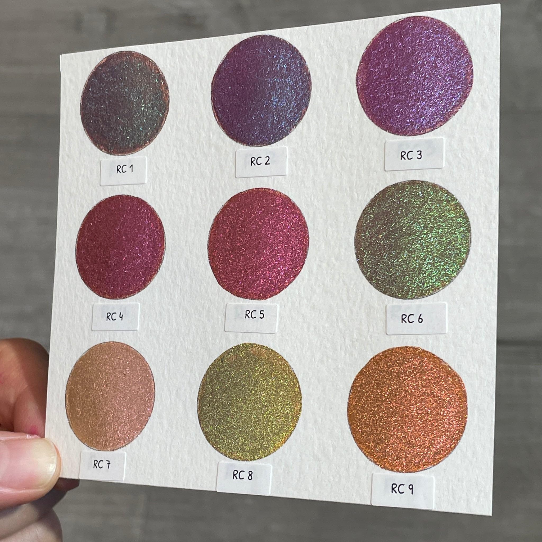 IUILE Pinturas de acuarela hechas a mano, juego de media sartén RC (9 colores) en estuche de lata. Cambio de color, brillante, brillante, brillante. Para artistas, estudiantes, aficionados, calígrafos