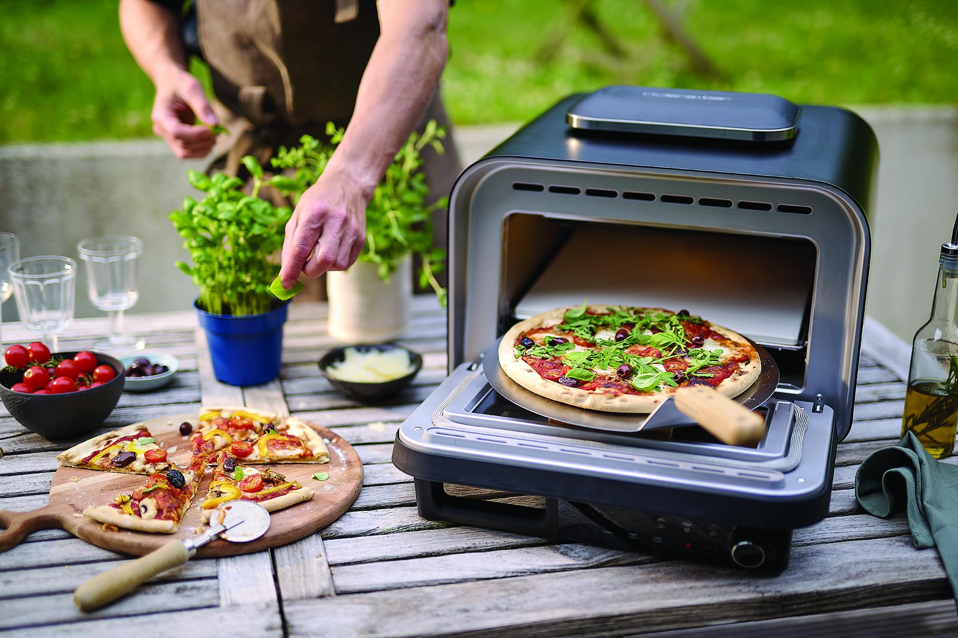 riviera&bar Forno per pizza - Forno compatto e versatile, ad alta temperatura - Vari programmi tra cui Air Fryer, schermo digitale intuitivo - Uso interno ed esterno - Accessori inclusi