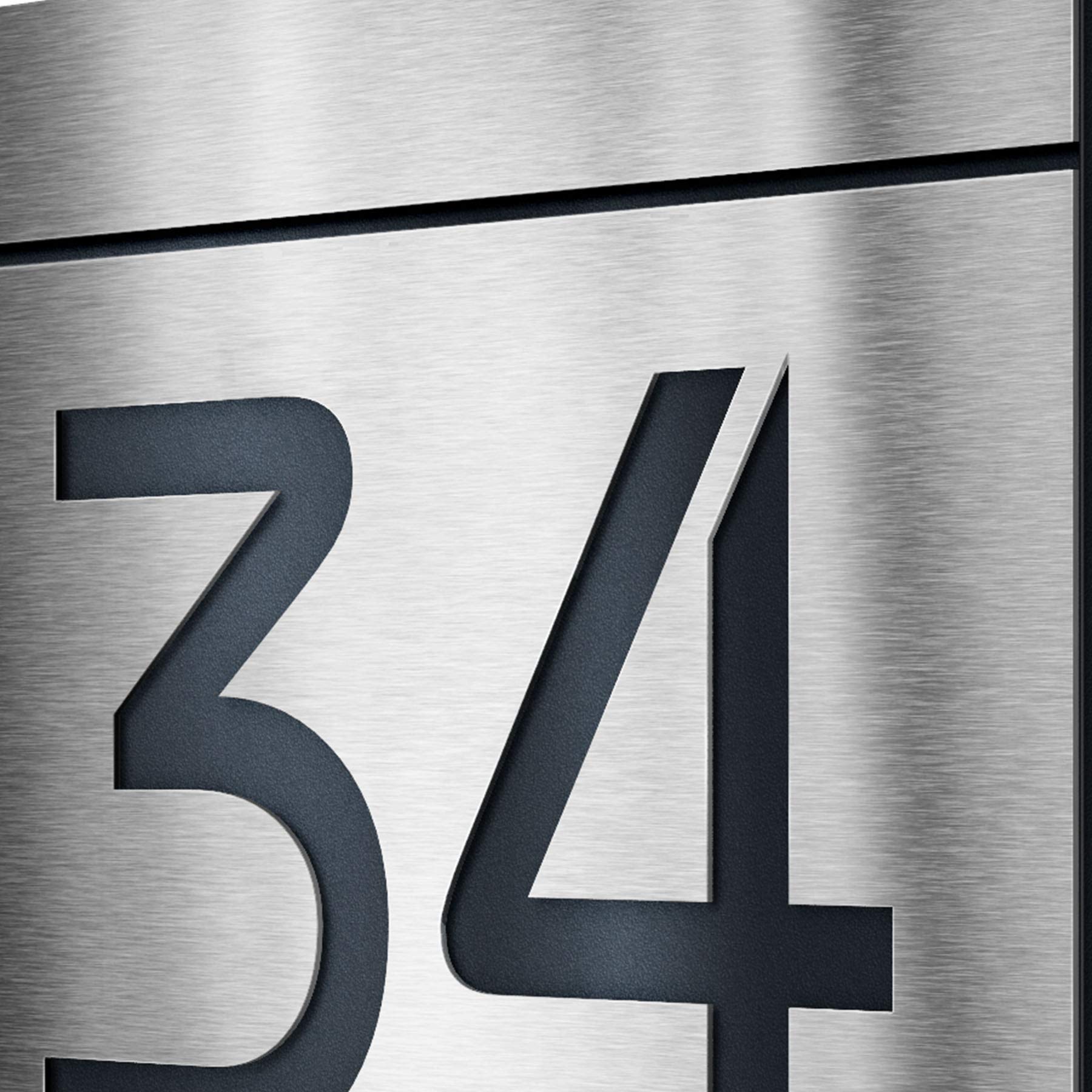 Metzler Hausnummer Edelstahl, individuelles Hausnummernschild, Hausnummer in Anthrazit aus Edelstahl, rostfrei, robust, gebürstet, 3D-Effekt, Unterputz-Montage, Made in Germany, Größe: 23 x 23 cm
