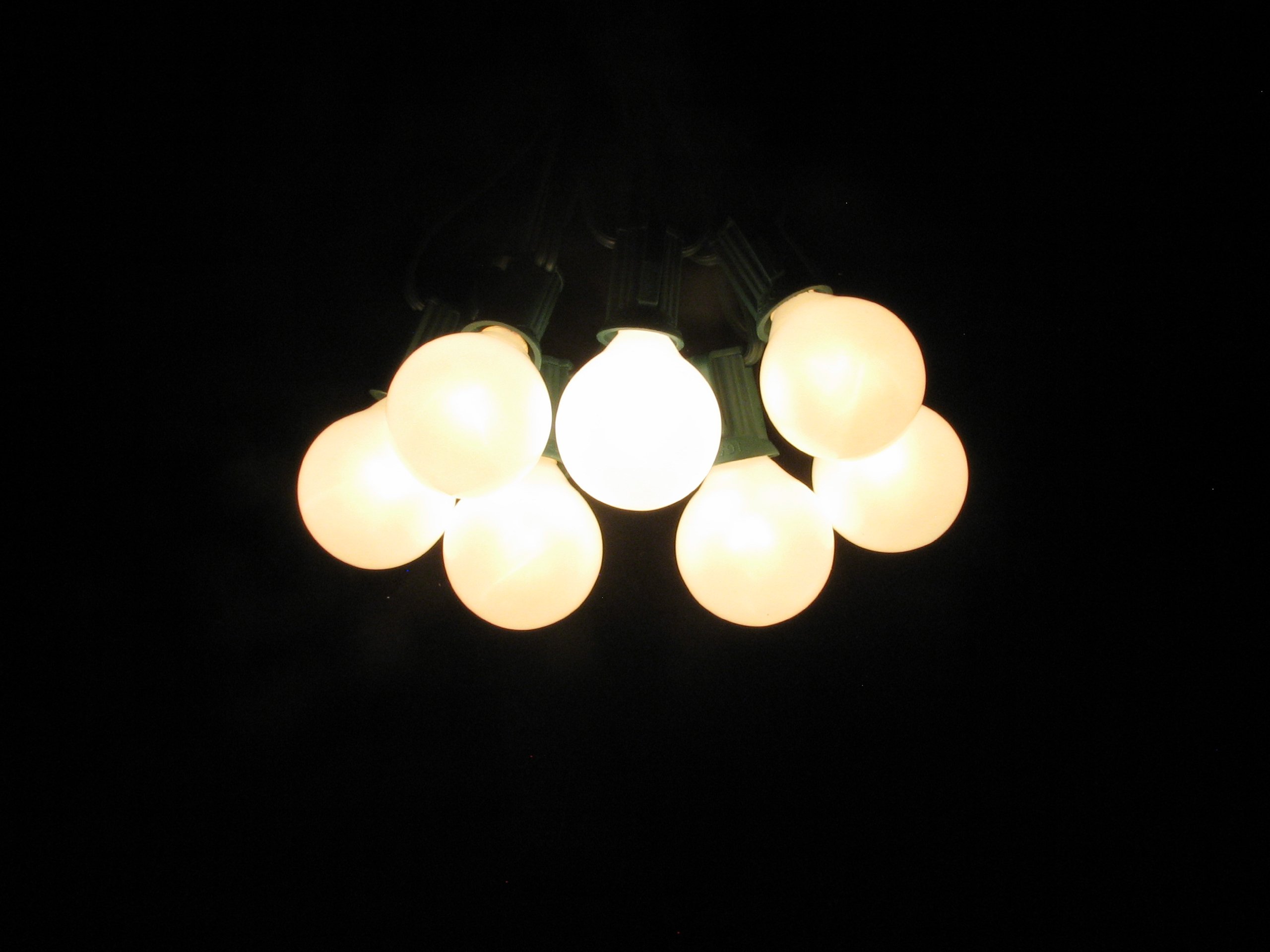 100 Foot Globe Patio String Lights - Set of 100 G40 Pearl White Bulbs with Green Cord