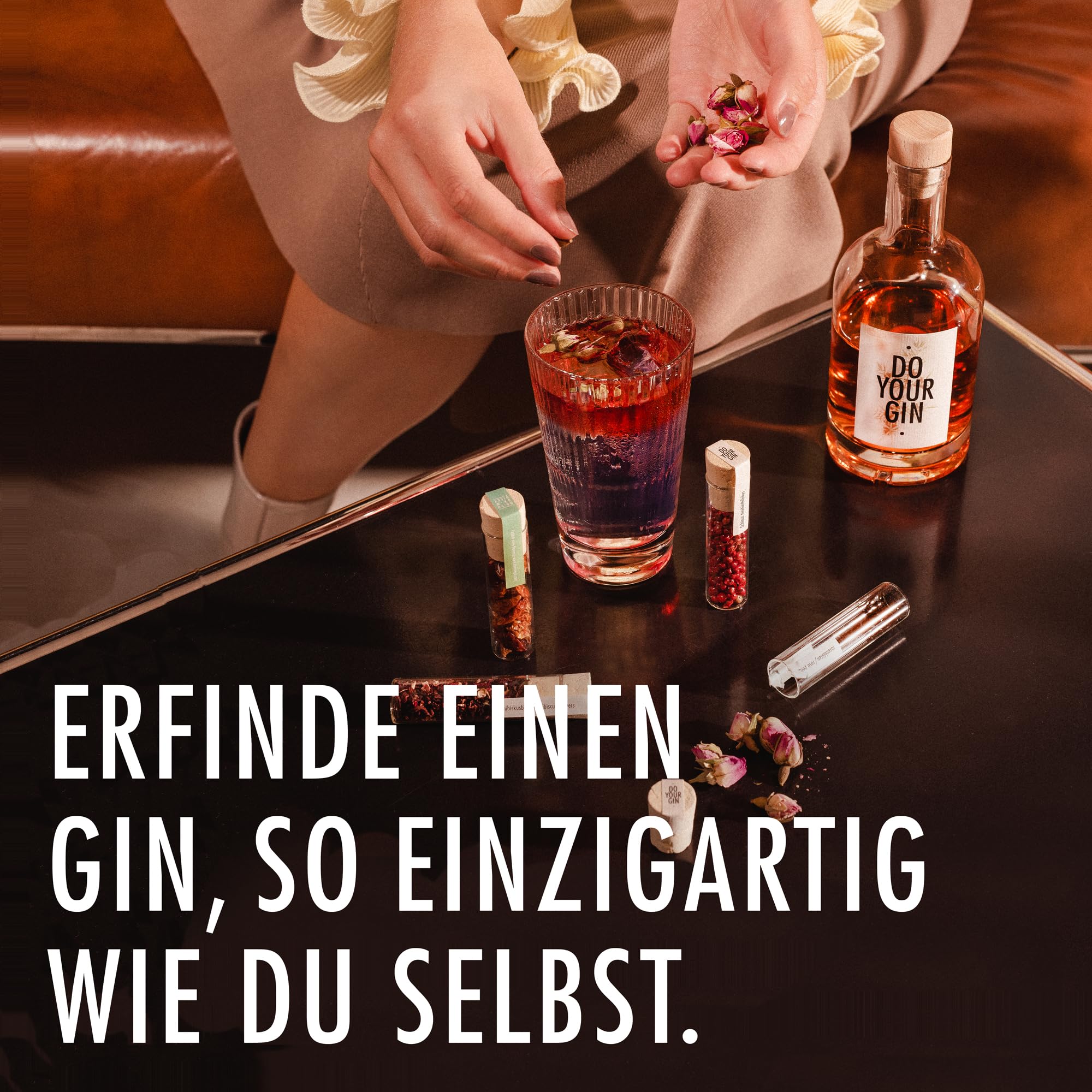 DO YOUR GIN | DIY Gin Baukasten | Cocktail zum Selbermachen mit handverlesenen Gewürzen, Flaschen, Trichter & Rezepten | DIY Geschenkset für Sie & Ihn | Geschenk für Vatertag, Geburtstag, Weihnachten