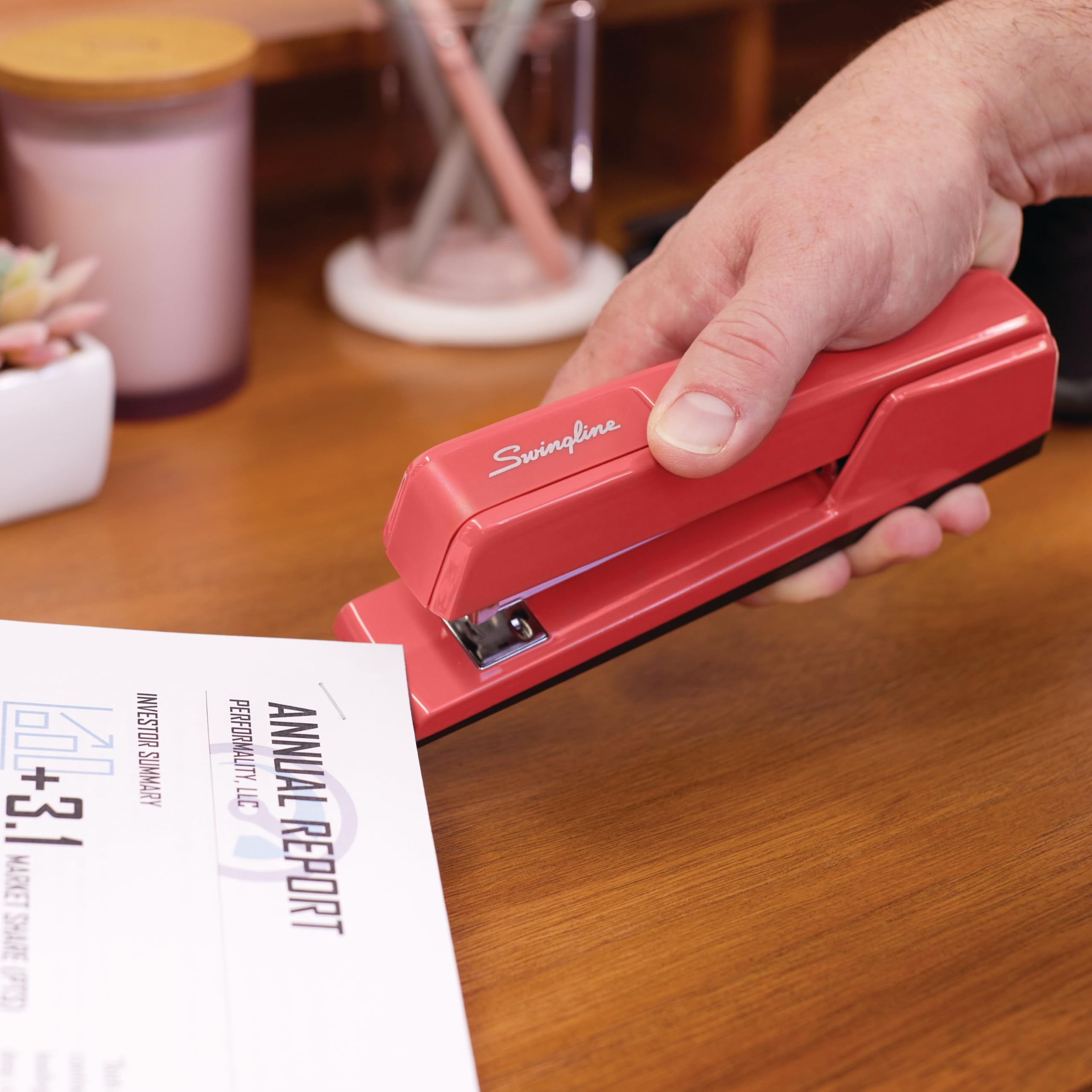 Amazon.co.jp: Swingline 747 Classic Desk Stapler in Lipstick Red