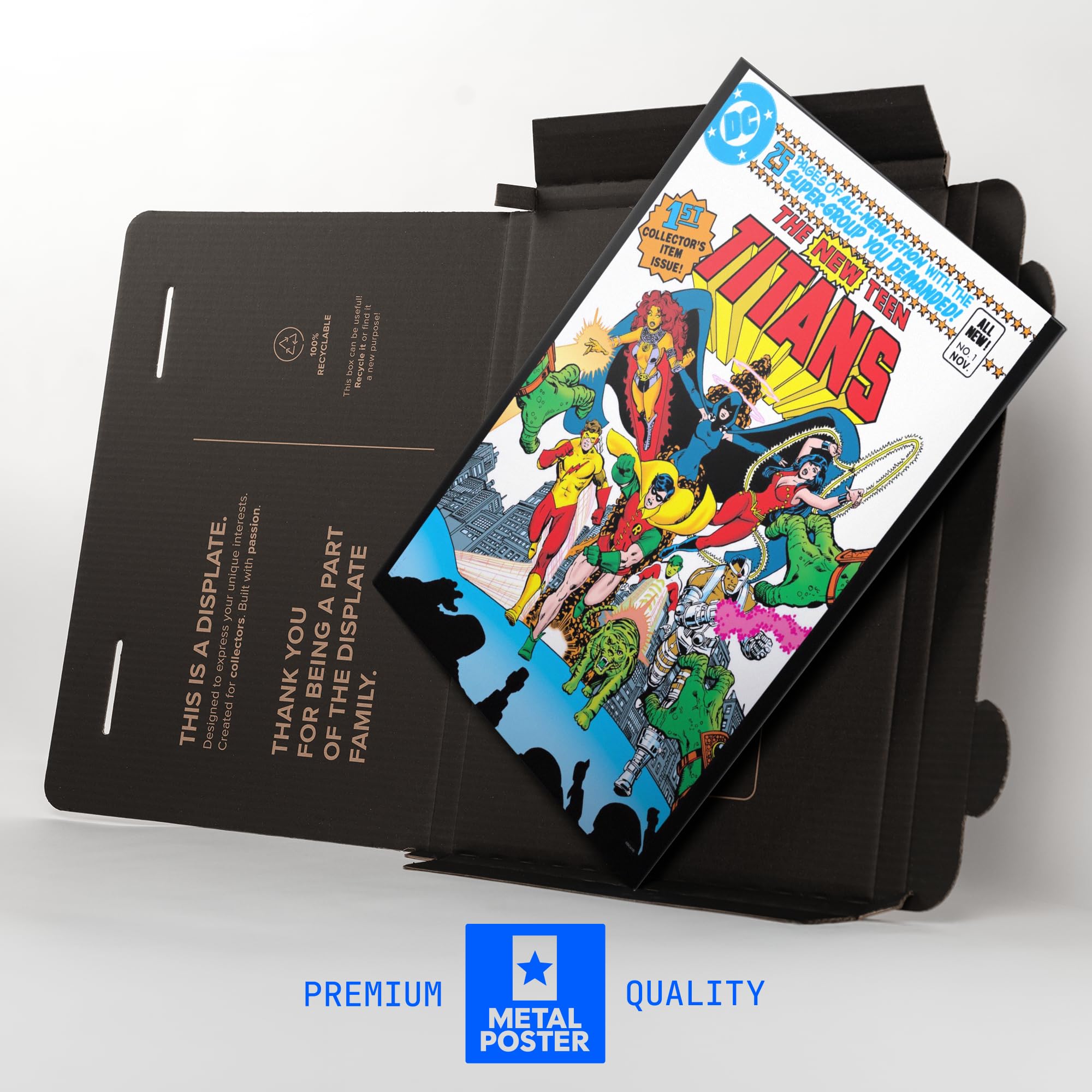 Displate Metall poster DC Comics First issue cover color Größe M | Bild Plakate für Schlafzimmer Dekor, Geschenke. Magnetische Befestigung Wandposter, Wanddeko. Metall Wandkunst.