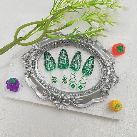 🍀 St. Patrick's Day Nails: Shamrock & Rhinestone Press-Ons