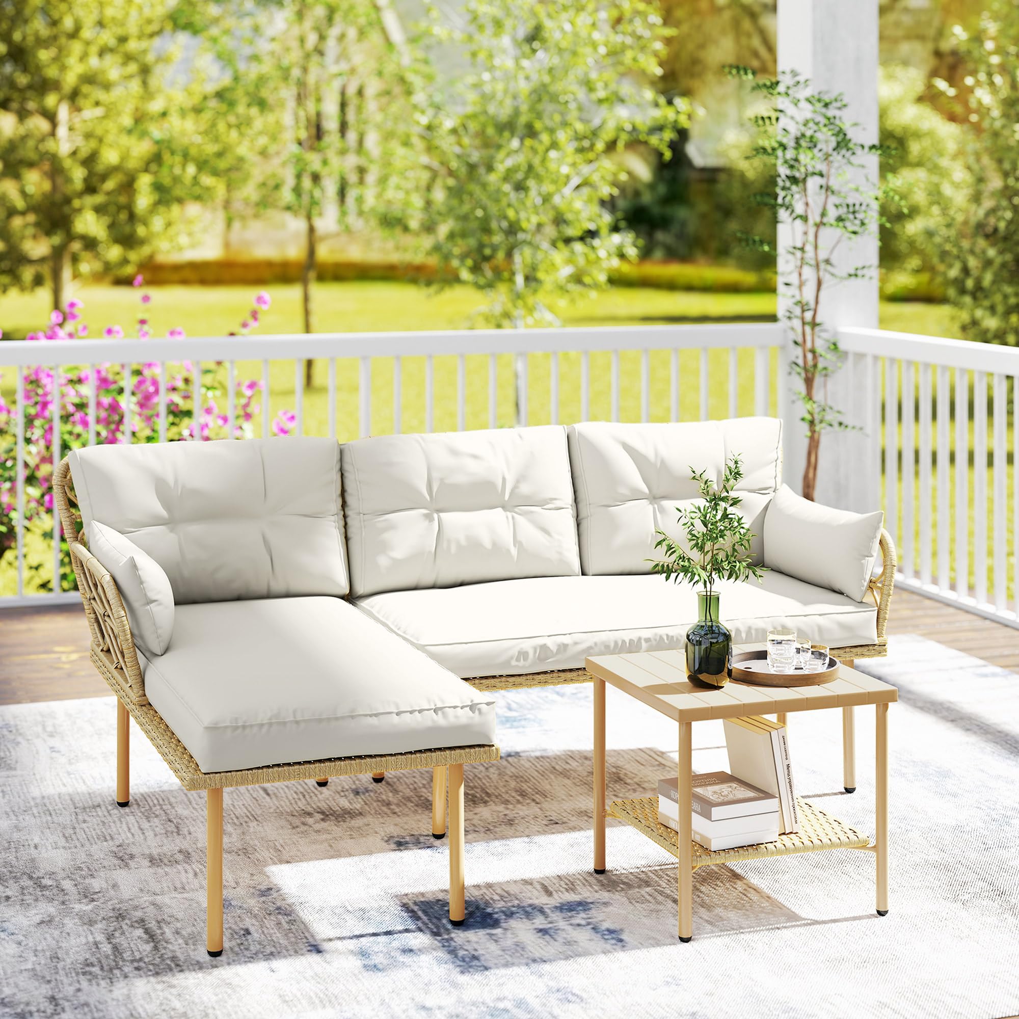 Outsunny Conjunto de Jardín de Ratán, Juego de 3 Piezas Muebles Jardín Exterior con 1 Sofá de 2 Plazas, 1 Sofá Esquinera, 1 Mesa de Centro Metálica de 2 Niveles y Cojines, Anti-UV, para Patio, Crema