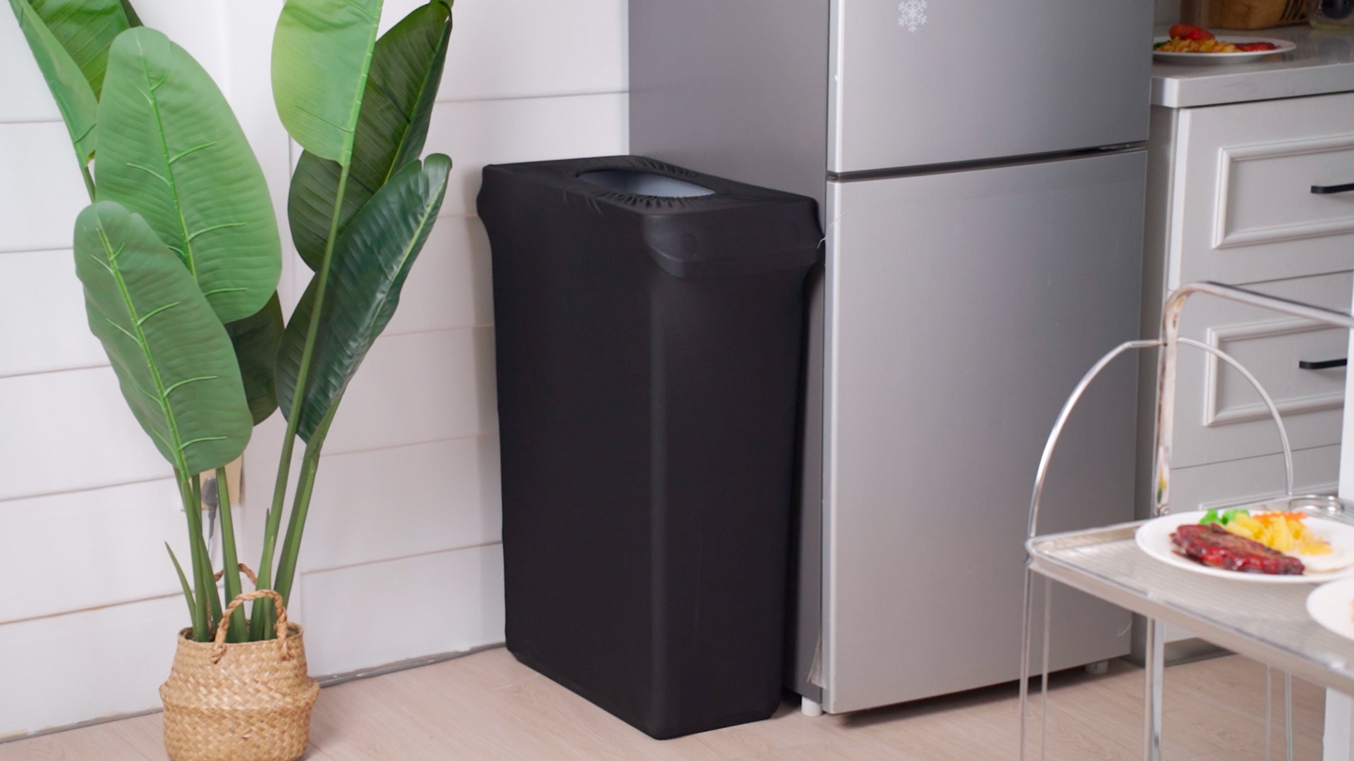 Image of Windyun 10 Pcs 23 Gallon Spandex Stretchable Trash Can Cover Wedding Party Fundraiser Decorations for Home Garden (Not Include Trash Can) (Black)
