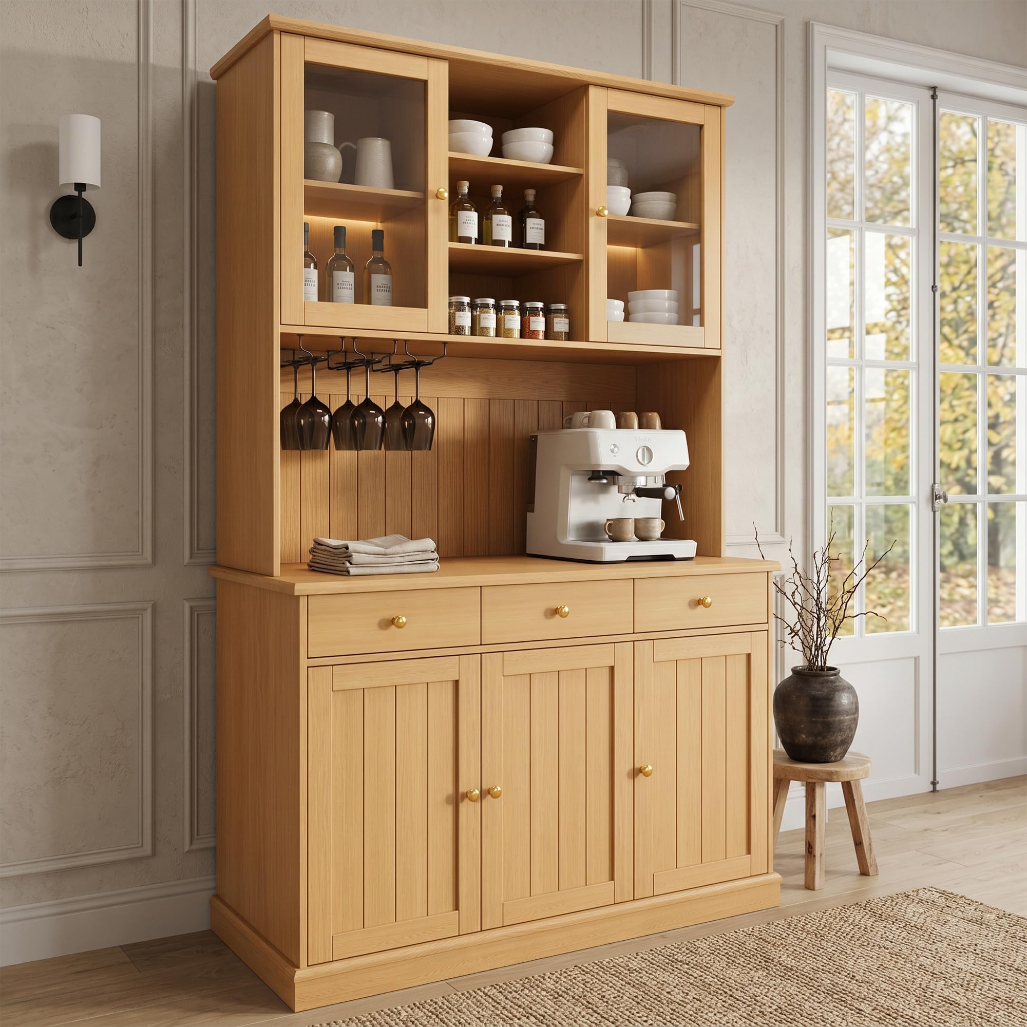 Küchenschrank mit USB-C- und USB-A-Anschlüssen, Buffetschrank mit Steckdose Sowie, Hochschrank mit Mehrstufigem Stauraum, Vitrinenschrank Küche, Esszimmerschrank, Vitrine, Schrank Küche