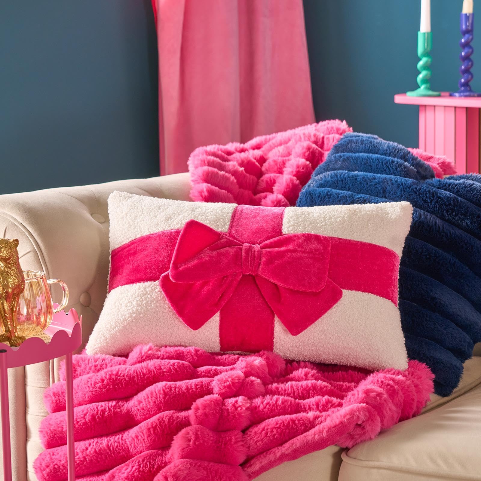 Ohs Women's Hot Pink Bow Wrapped Scatter Cushion, Gifts For Bow Cushion Cute Home Decor Soft Boucle Novelty Throw Pillow For Sofa Bed Living Room Decorative Pillows, /Cream - 30 X 50Cm