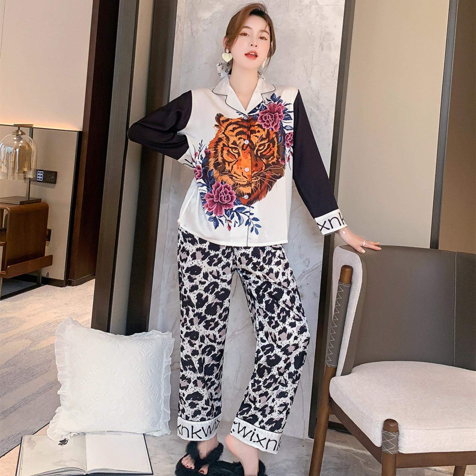 Pyjama aspect soie tigre et rose ensemble homewear fluide pour femme