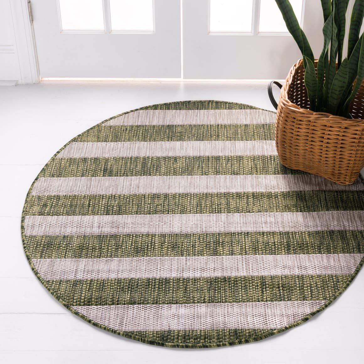 Unique Loom Outdoor Striped Collection Area Rug - Distressed Stripe (4' 1" Round, Green/ Gray)