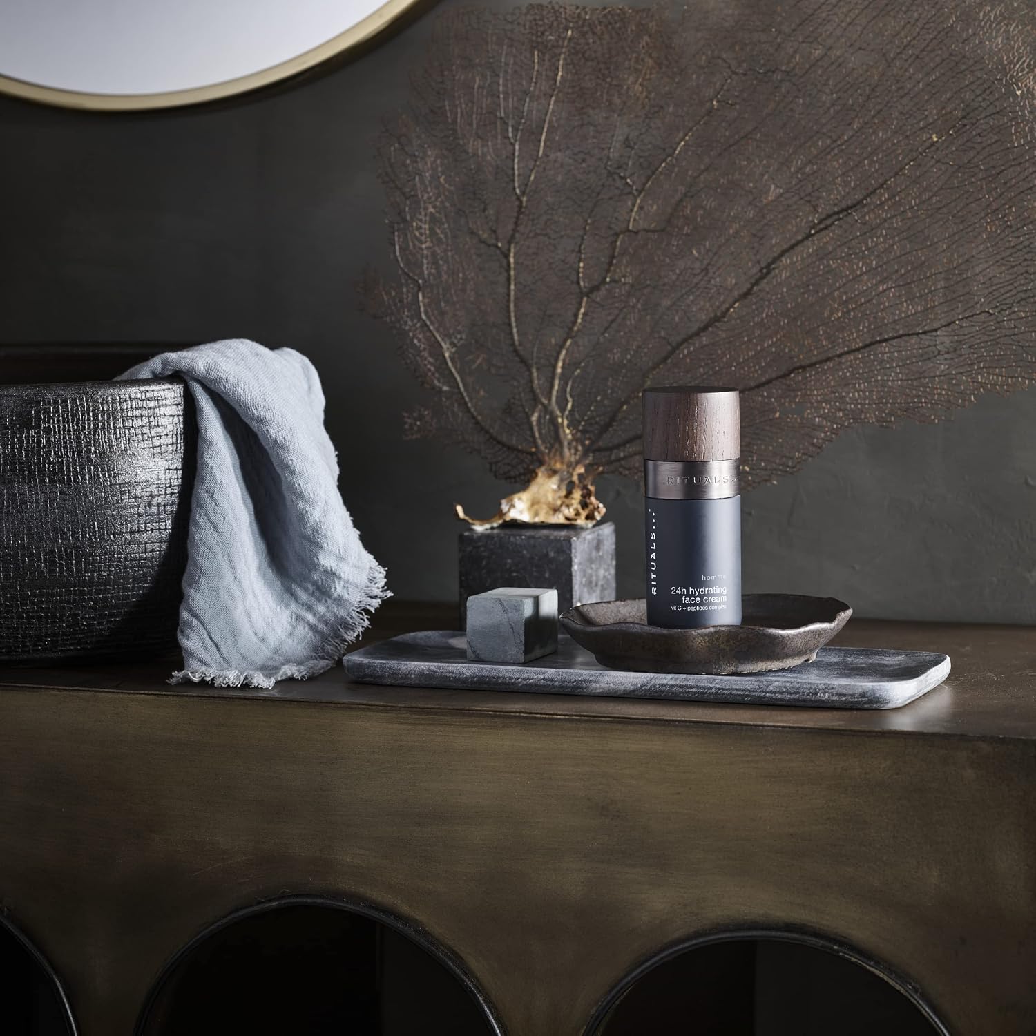 RITUALS Anti-Ageing Face Cream from the Homme Collection, 50 ml, With Vitamin B3 & Peptides Complex - Image 3