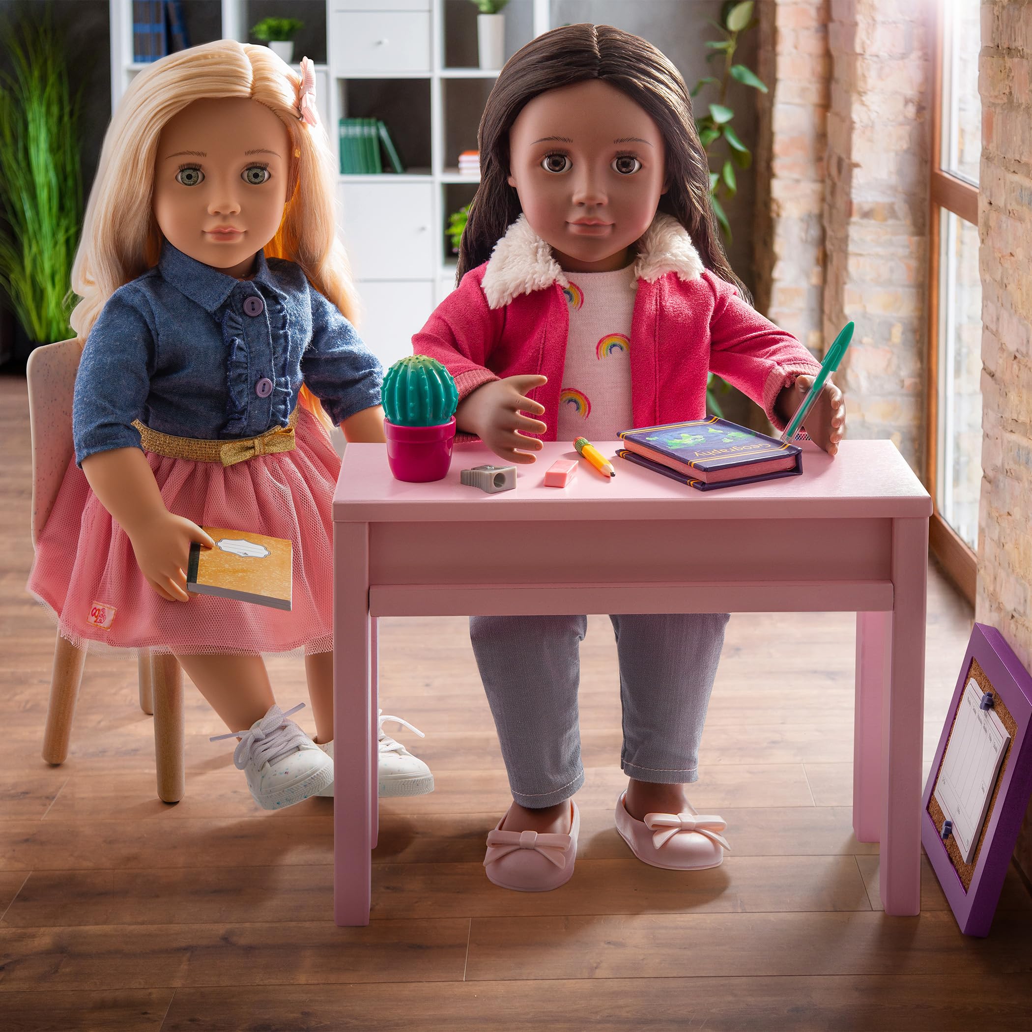 Our Generation - Set da ufficio OG Working Wonder - Mobili per la casa delle bambole - Set di scrivania e sedia per la casa - Accessori per bambole da 46 cm - Giocattolo per bambini dai 3 anni in su