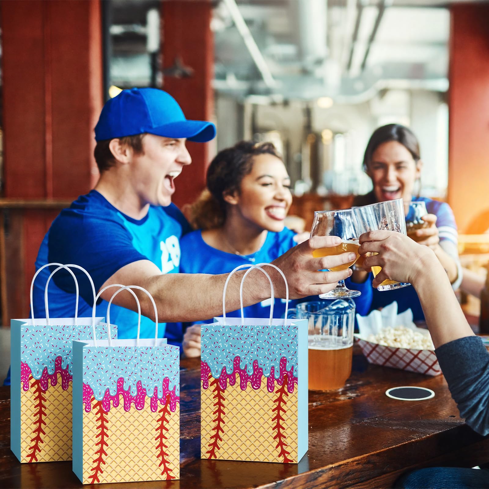 YooNotee 24 sacchetti regalo con manici per gelato a forma di baseball, con manici, per feste sportive, in carta kraft, per gelato, snack, dolcetti, regali sportivi (misti)