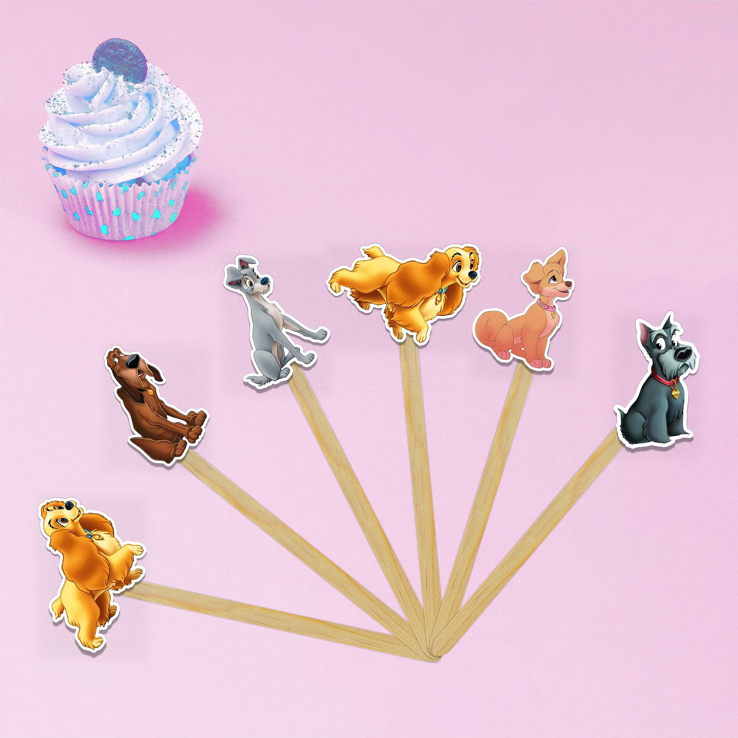 A Panted Valentnes Cake Featurng Lady And The Tramp, Surrounded By