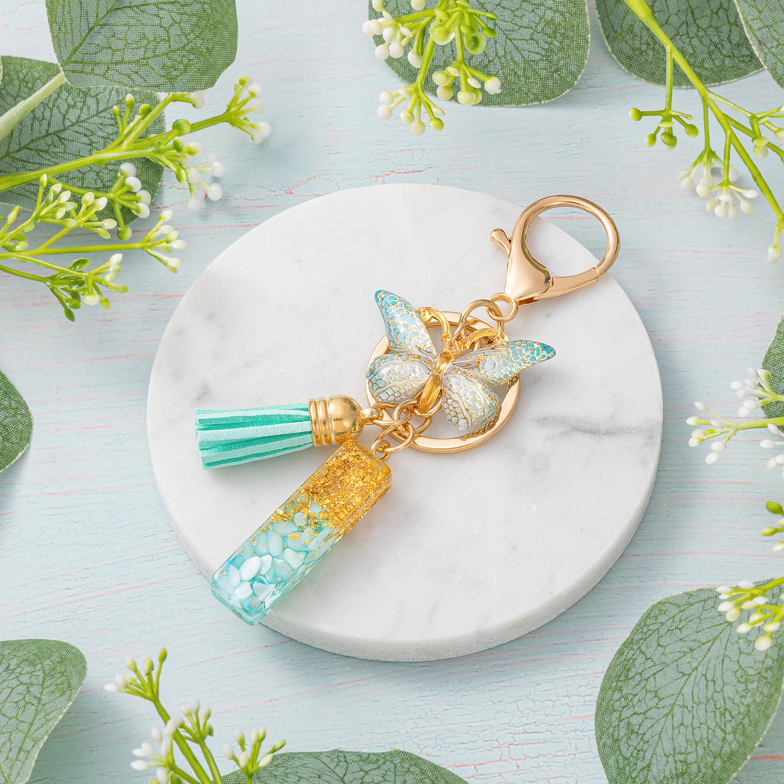 MWOOT Letter Keychain Iniziale Portachiavi Lettera V Resina,Alfabeto Keyring Charm con Ciondolo a Forma Nappe Farfalla