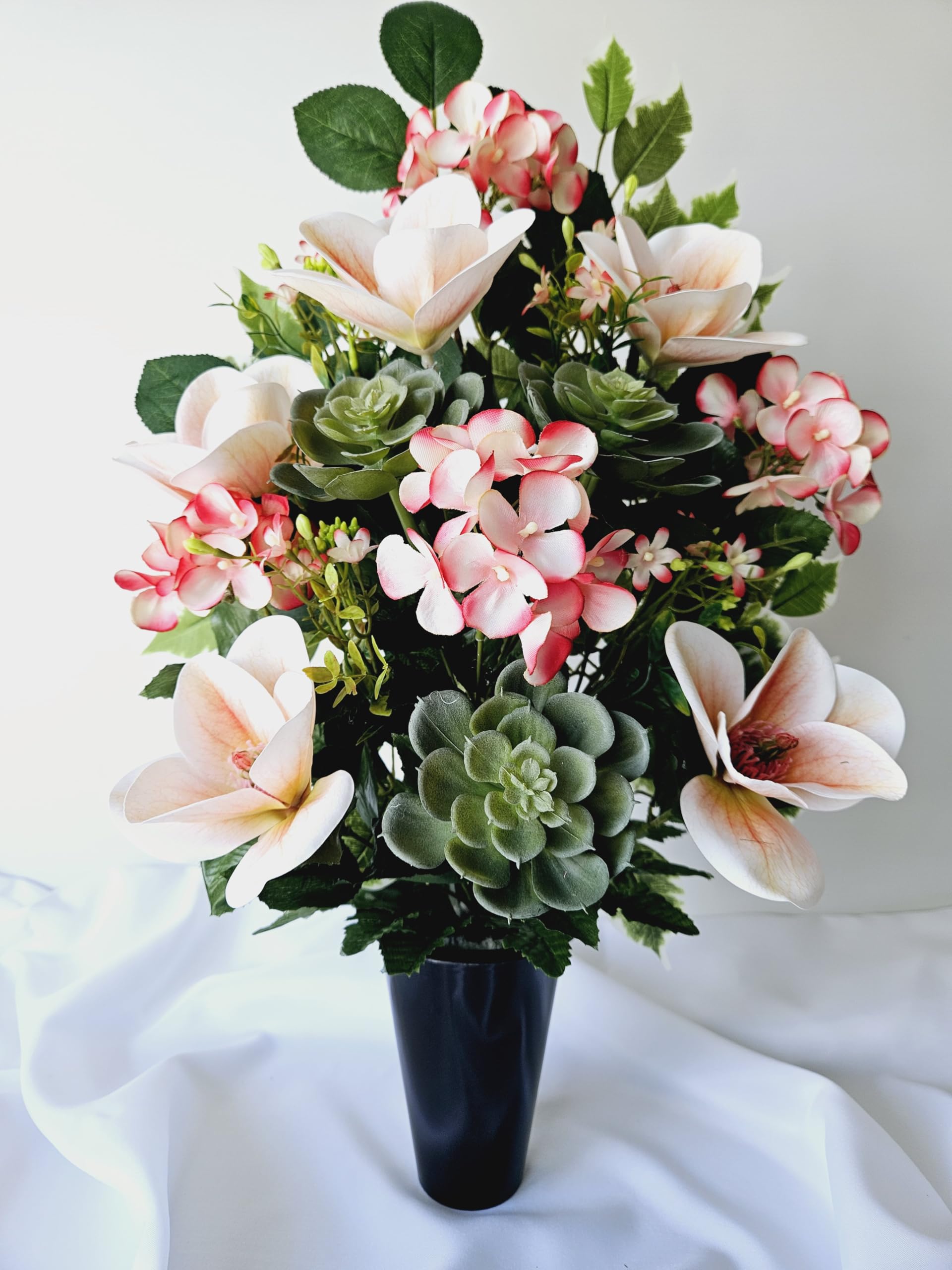 Composition De Fleurs Artificielles en Cône Lesté Ciment pour Une Parfaite Tenue de Votre Bouquet de Fleurs, Plus Besoin de Sable, Ce Vase en PVC Se Dépose dans Un Vase Funéraire.