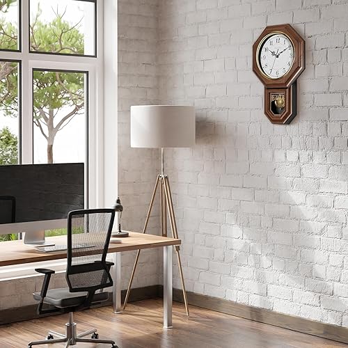 Miniatura 7 de HEOMU Relojes de pared de péndulo que funcionan con pilas, reloj regulador de plástico de aspecto de madera con péndulo, relojes de pared