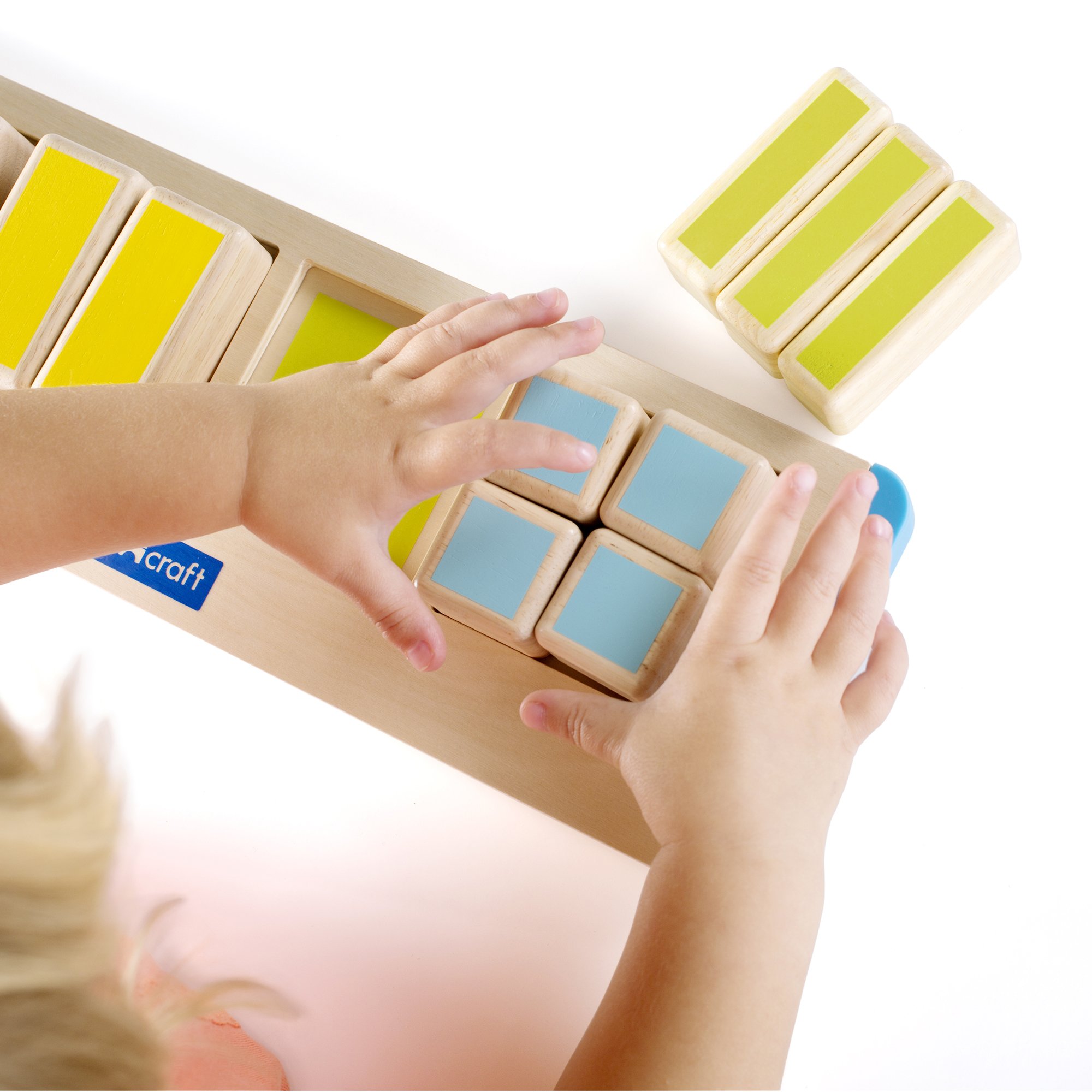 Guidecraft Coloridas fracciones cuadradas de iniciación – Juguetes de madera de desarrollo temprano para niños, juego estimulante de habilidades matemáticas