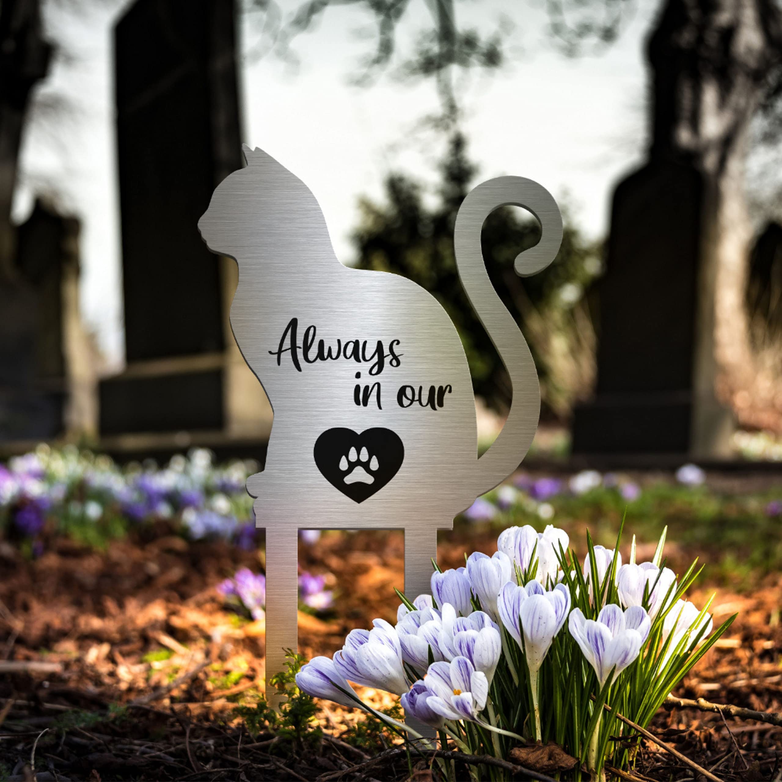 Grabstecker Herz mit Pfote aus Edelstahl mit Trauer Spruch oder Namen | Grabschmuck Hund o. Katze - persönliche Grab Deko für Tiere | wetterfest & personalisierbar für EIN Tiergrab o. Garten