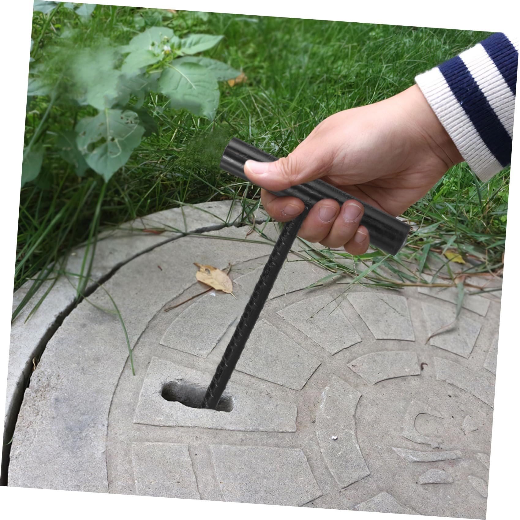 Zerodeko Crochet de Levage pour Soulever et Protéger le Feu en Acier Inoxydable pour Regard D'égout 2 Pièces Outil Professionnel Simple et Pratique