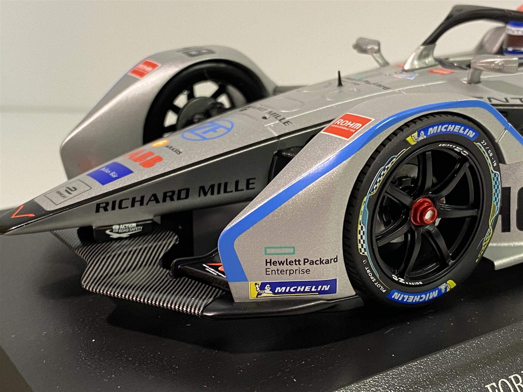 paul's model art gmbh Minichamps 114180048 - Formula E Season 5 Venturi Formula E Team Mortara - Scala 1/18 - Modello da Collezione