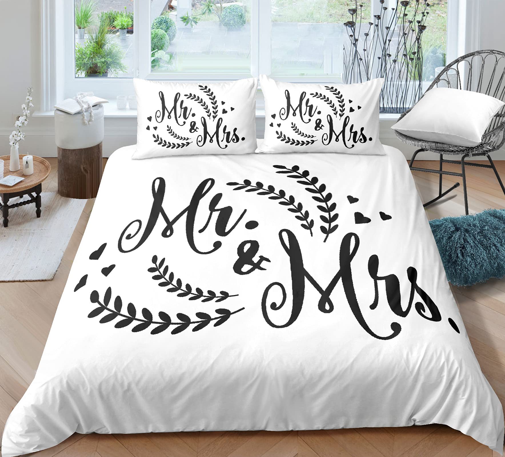 Sticker Superb. Black White Mr & Mrs Bedding Set 1/2 Person Romantic Letters Couple Duvet Cover Set With Zipper Mustache Red Lips Printed Polyester Bedspreads And Pillowcase (Style 5, King 3Pcs)
