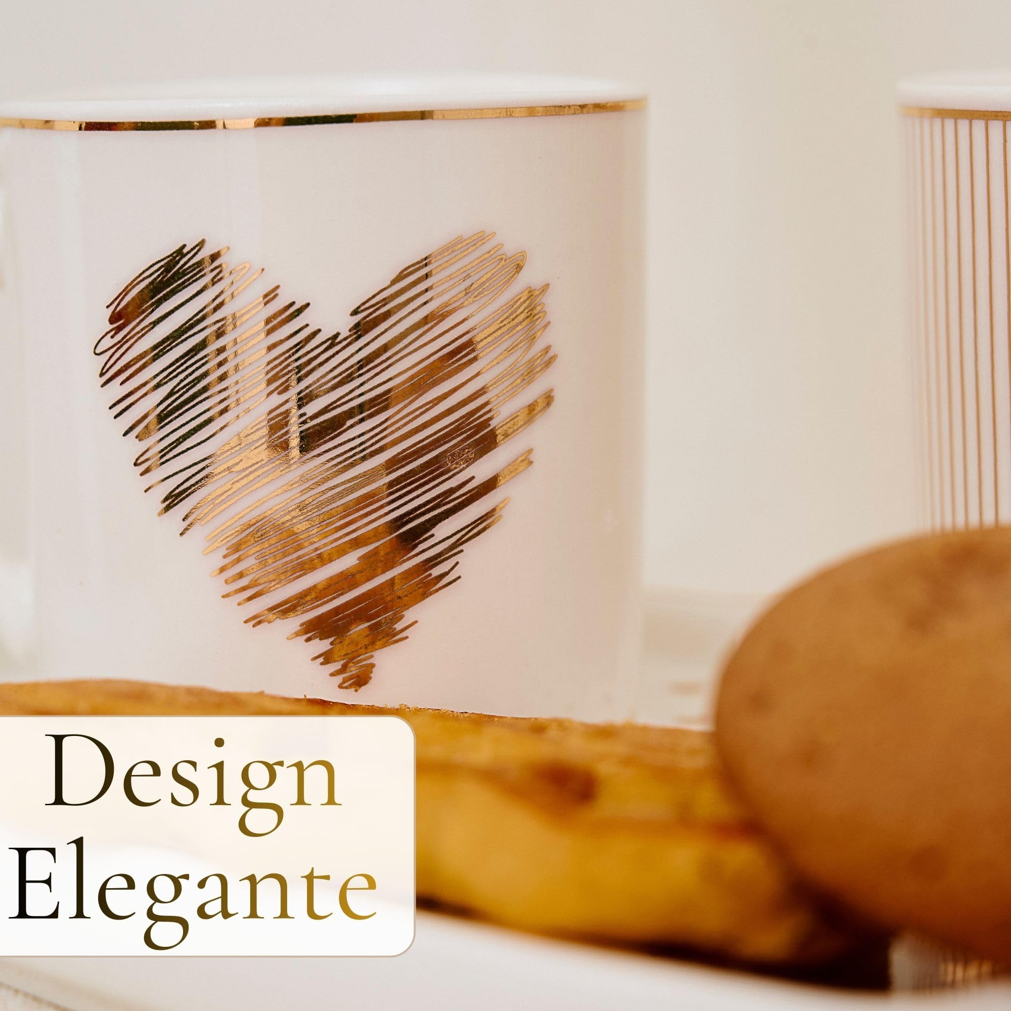 NAMAI - Set di 2 Tazzine Caffè con Vassoio a Forma di Cuore, 17,5x15,5x6h CM, New Bone China, Adatte in Lavastoviglie e Microonde, Regalo Coppia (Cuori)