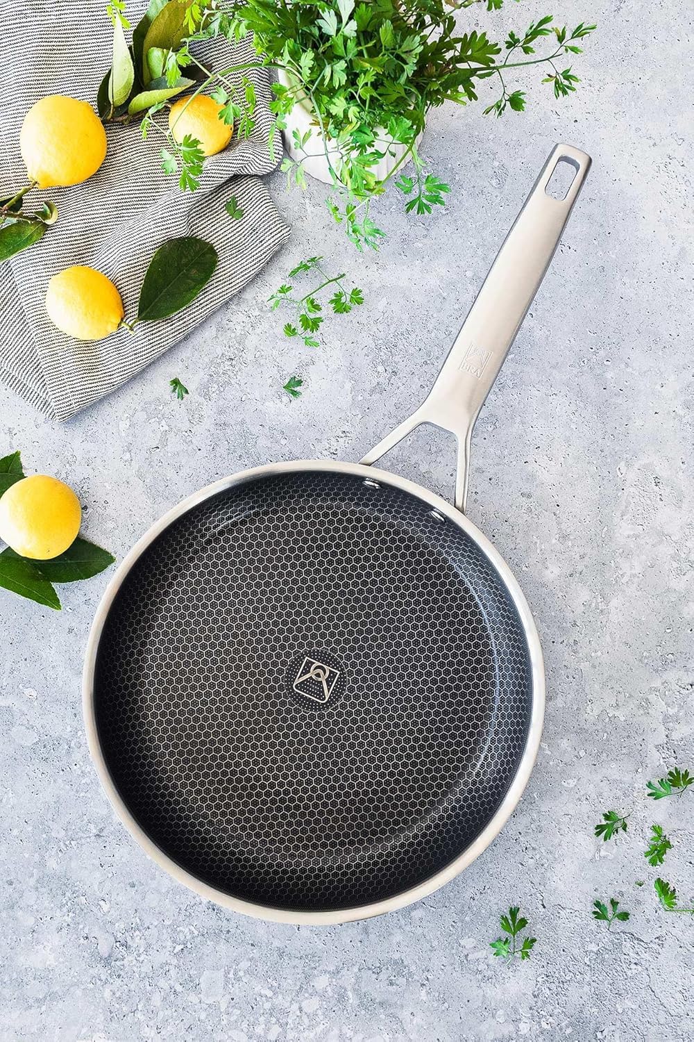 BRA Hybrid Cell | Sartén 26 cm, Acero Inoxidable con Antiadherente Cerámico, sin PFAS, Hybrid Technology con Celdas de Acero Inoxidable, Apto para todo tipo de Cocinas, Incluida Inducción
