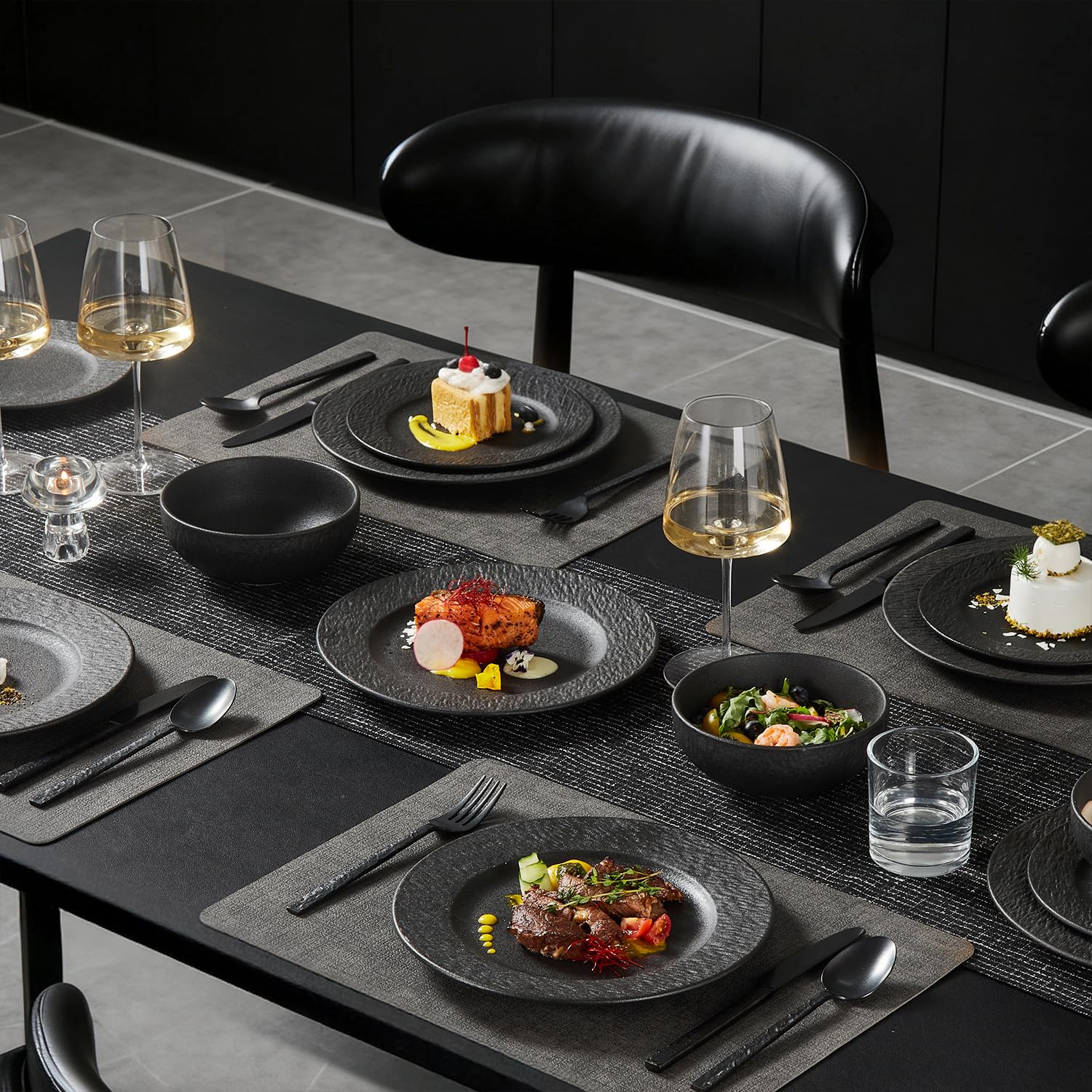 HIKAA Steingut Geschirrset Schwarz 8 Personen, 24-Teiligs Matte Teller Set, Hochwertiges Tafelservice Mikrowellen und Spülmaschinenfest, Kombiservice für Familienessen, Restaurants, Geschenke