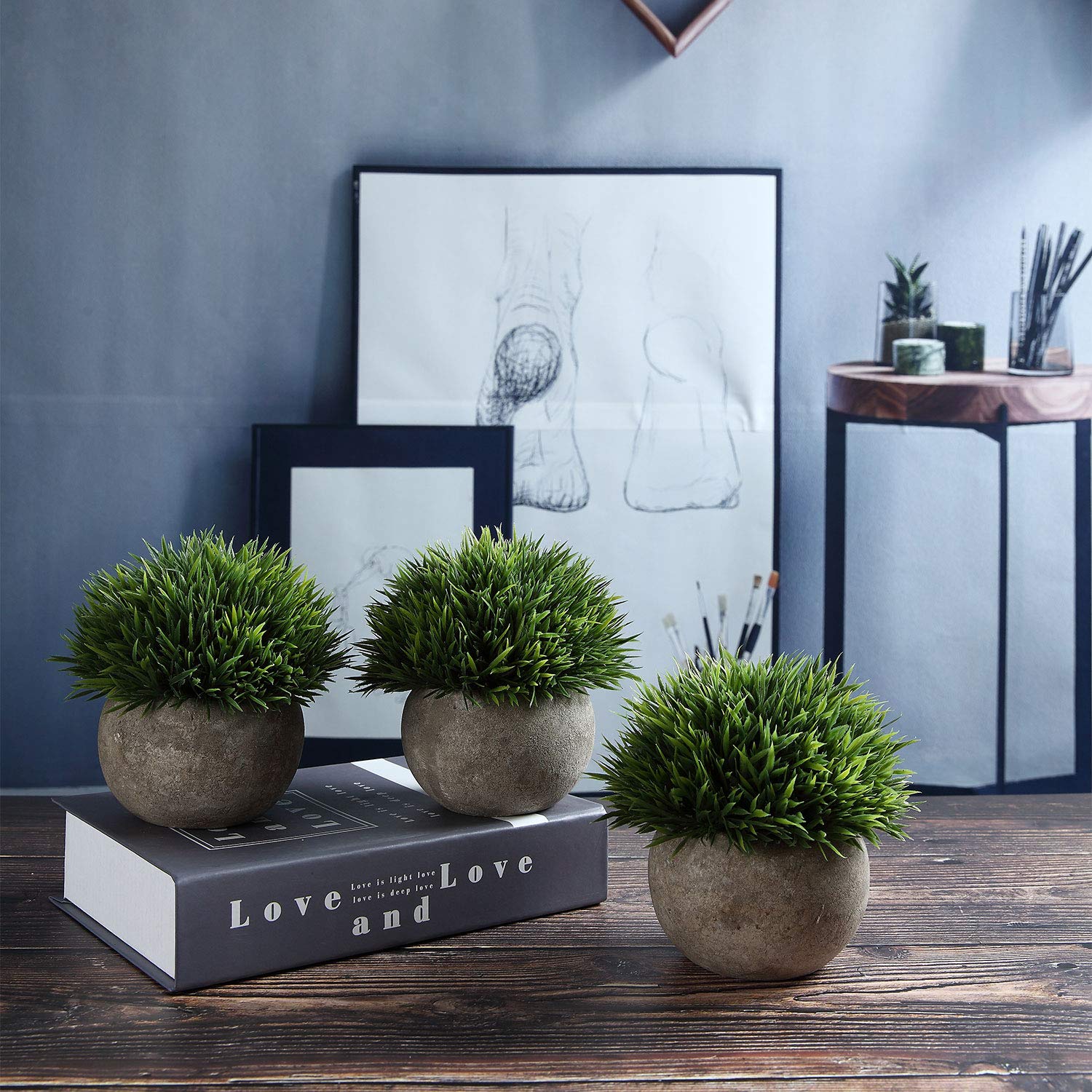 T4U set da 3 piante finte da interno colorate verde erba, piante artificiali decorative per ufficio e casa, ideali per chi desidera arredare scrivanie e spazi interni senza manutenzione