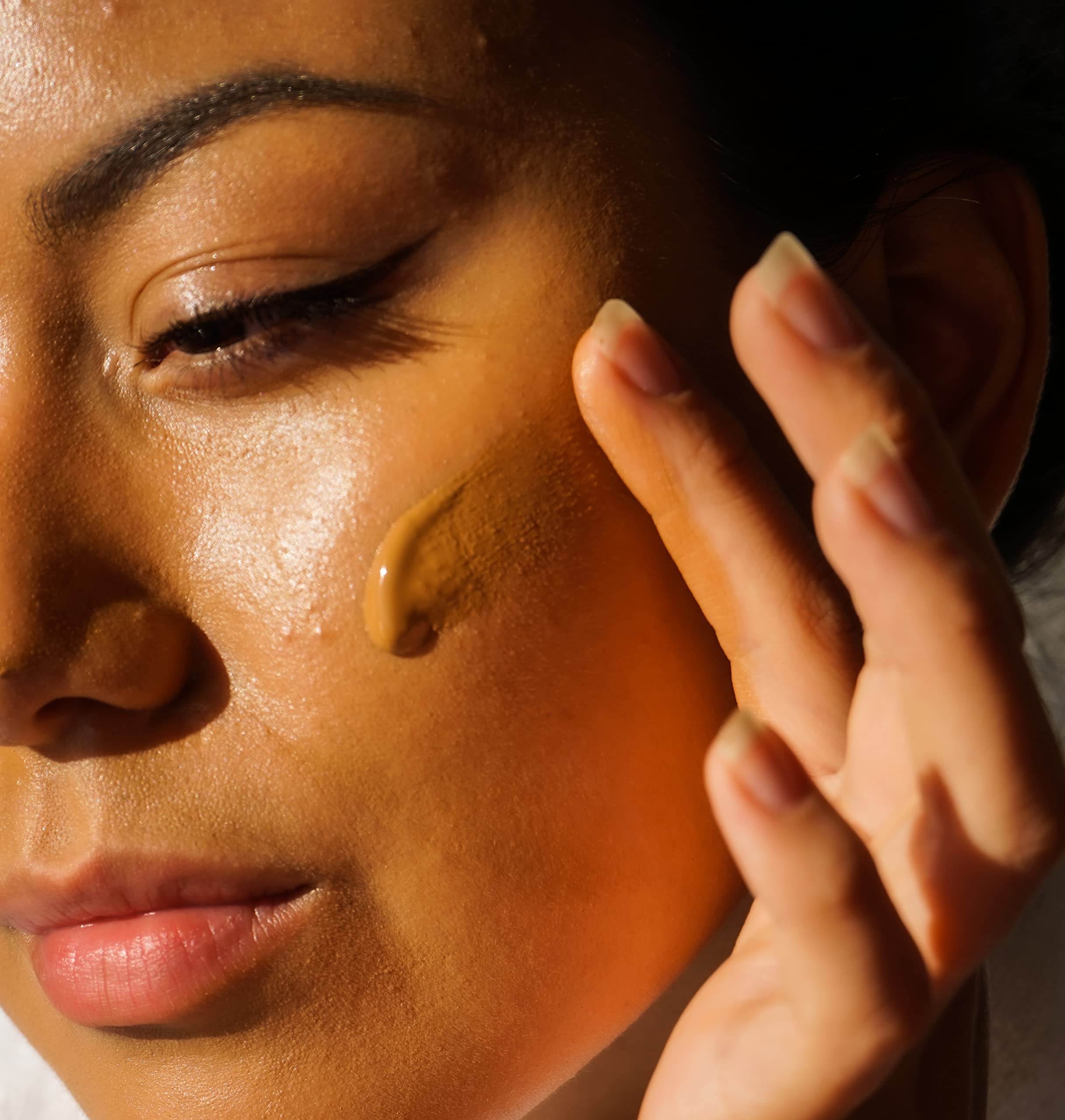 Waterproof Foundation Base De Maquillaje Spf50+ Shade 1-01 30 Ml per protezione quotidiana, per proteggere e idratare, 30 ml