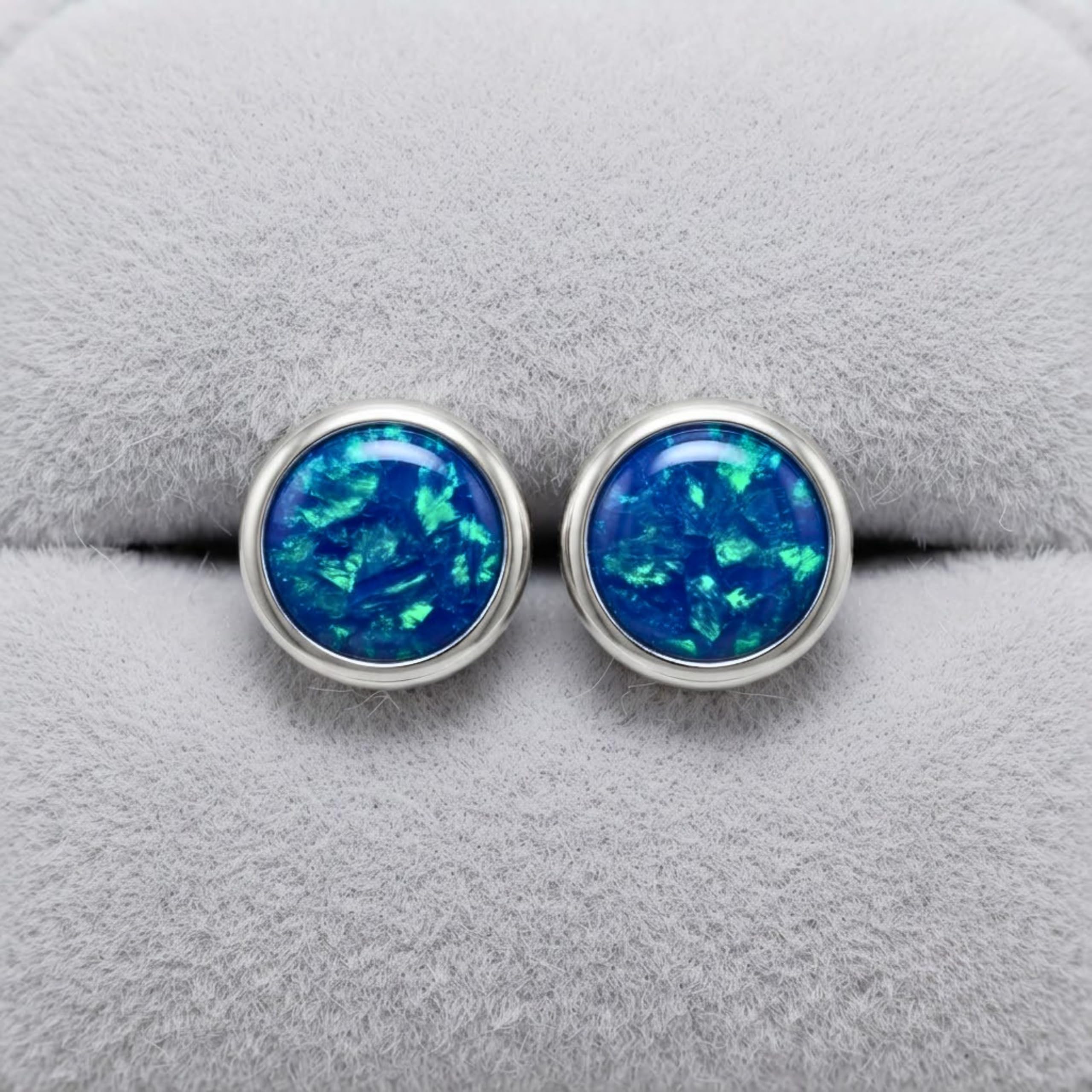 Opal Ohrringe Damen 925 Sterling Silber mit 18K Weißgold-Beschichtung – Australische Opal Ohrstecker Handgefasst – anlauffest nickelfrei – Geschenk Geburtsstein Oktober im Etui