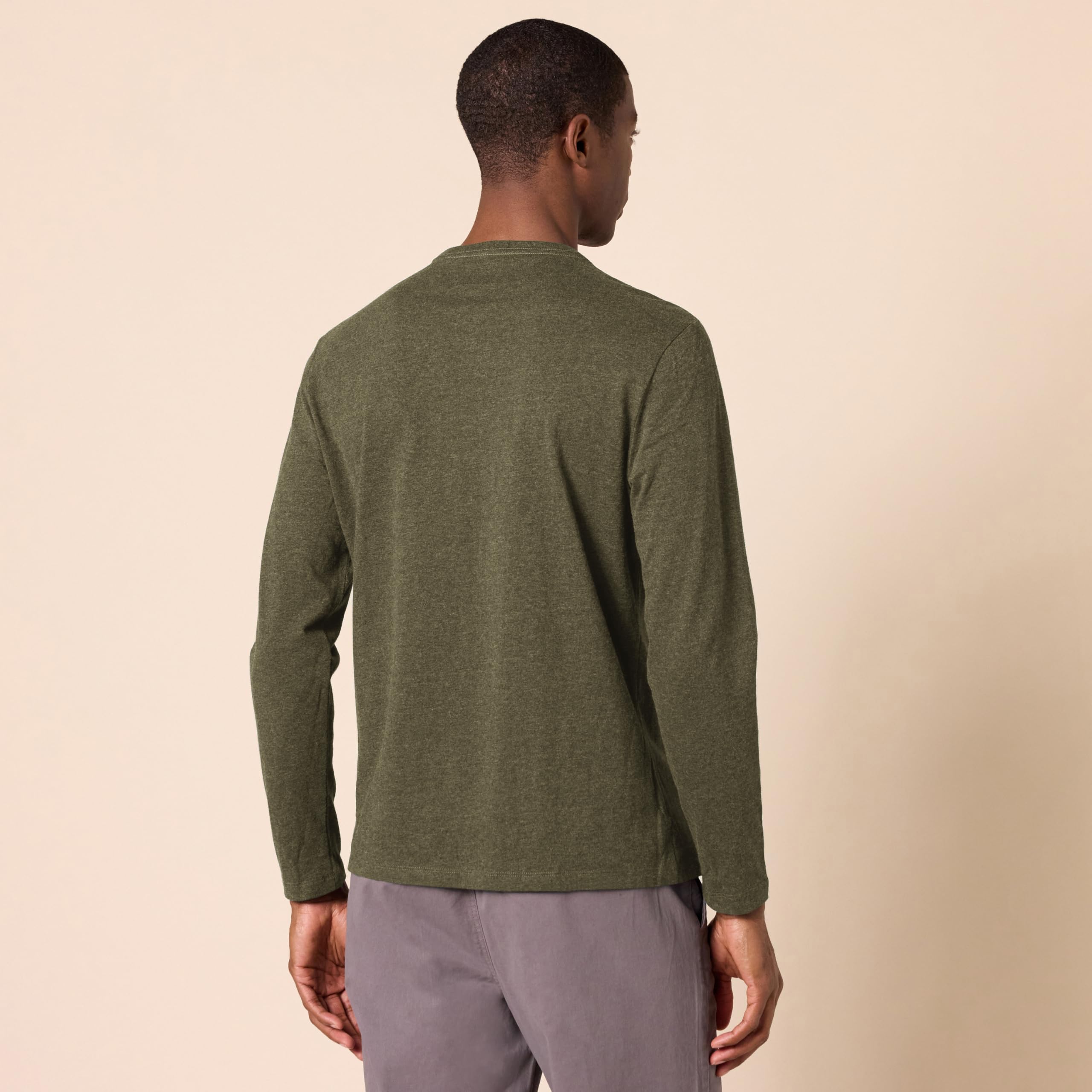 Amazon Essentials T-Shirt a Maniche Lunghe Slim Uomo