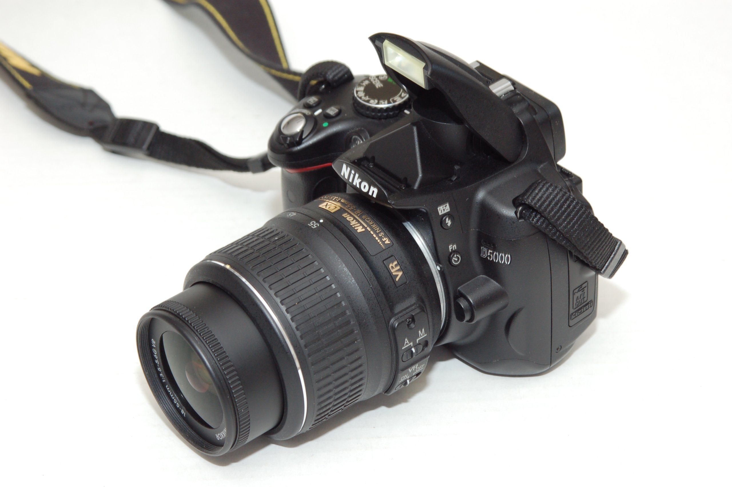 Nikon D5000 SLR-Digitalkamera 12 Megapixel Live-View HD-Video Kit 18-55mm VR 55-200mm VR Objektiv