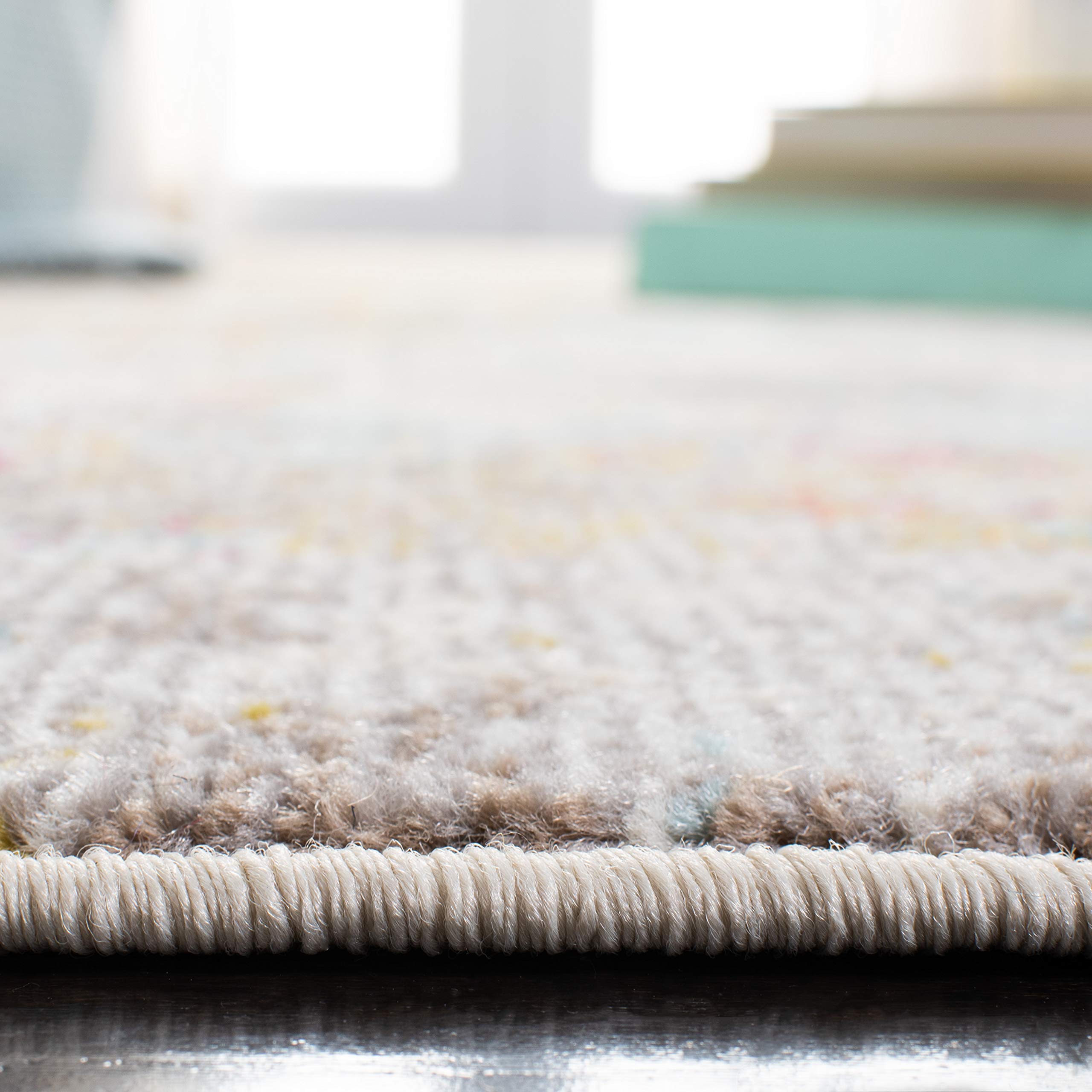 SAFAVIEH Tapis Moderne pour Salon, Salle à Manger, Chambre à Coucher - Madison Collection, Tapis à Poil Court, Gris et Or, 122 X 183 cm