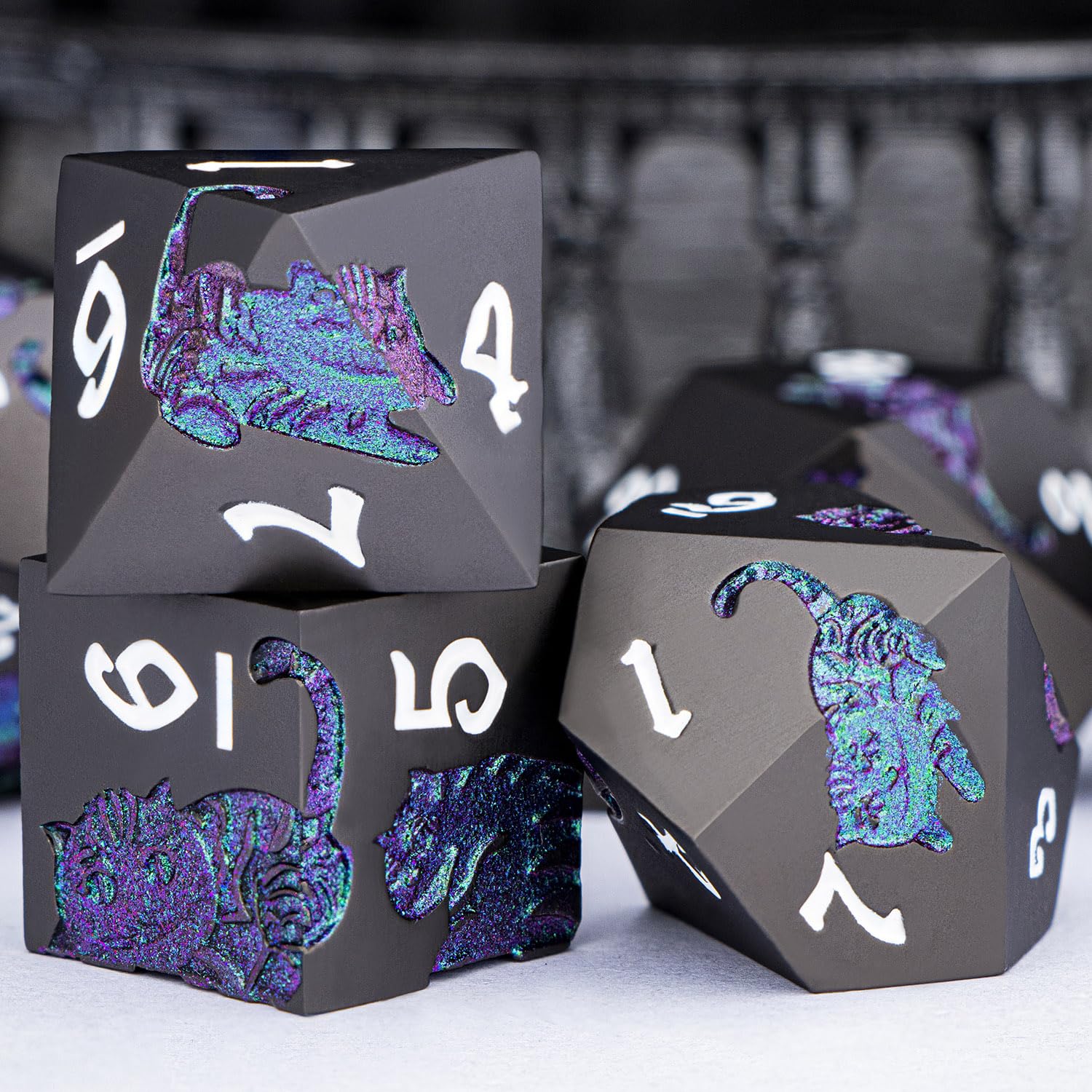 DND-Katzen-Würfel-Set aus Metall, polyedrisches RPG-Würfel-Set mit Geschenketui für Dungeons Dragons Rollenspiele, D- und D-Würfel D6, D8, D10, D12, D20, D%, Violett-Grün, 7-teilig